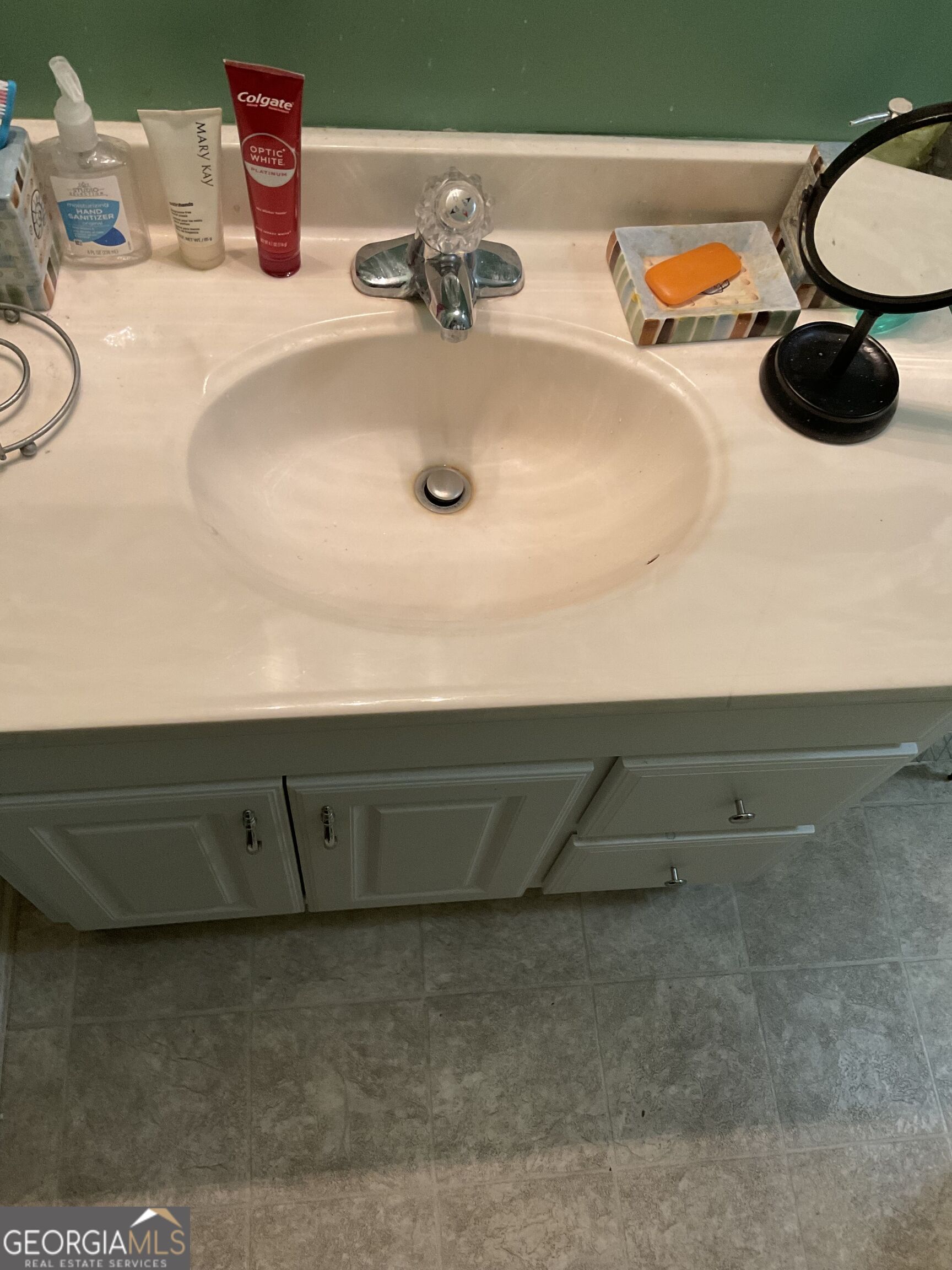 517 Whitehall Street Property Photo 13