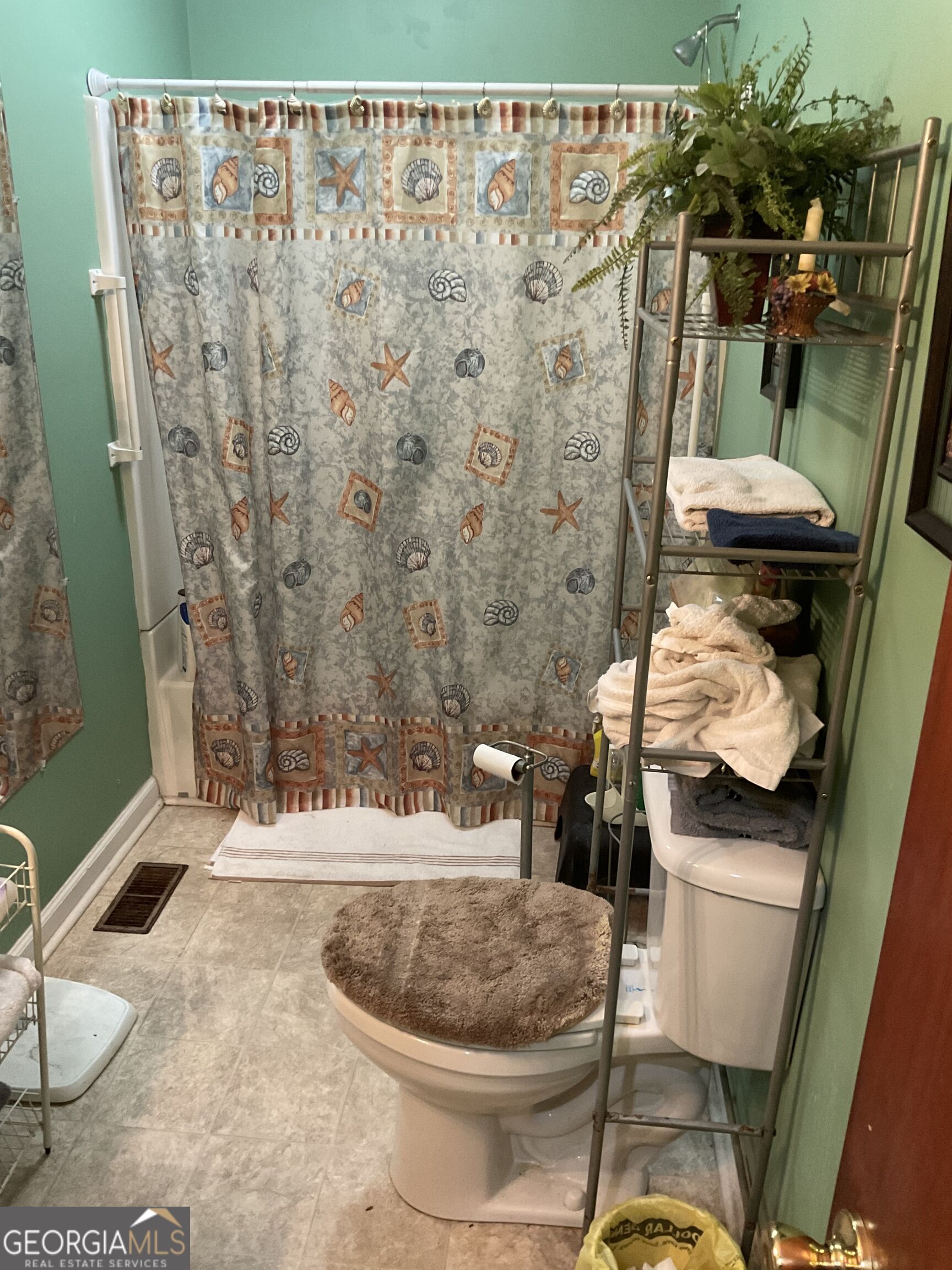 517 Whitehall Street Property Photo 14