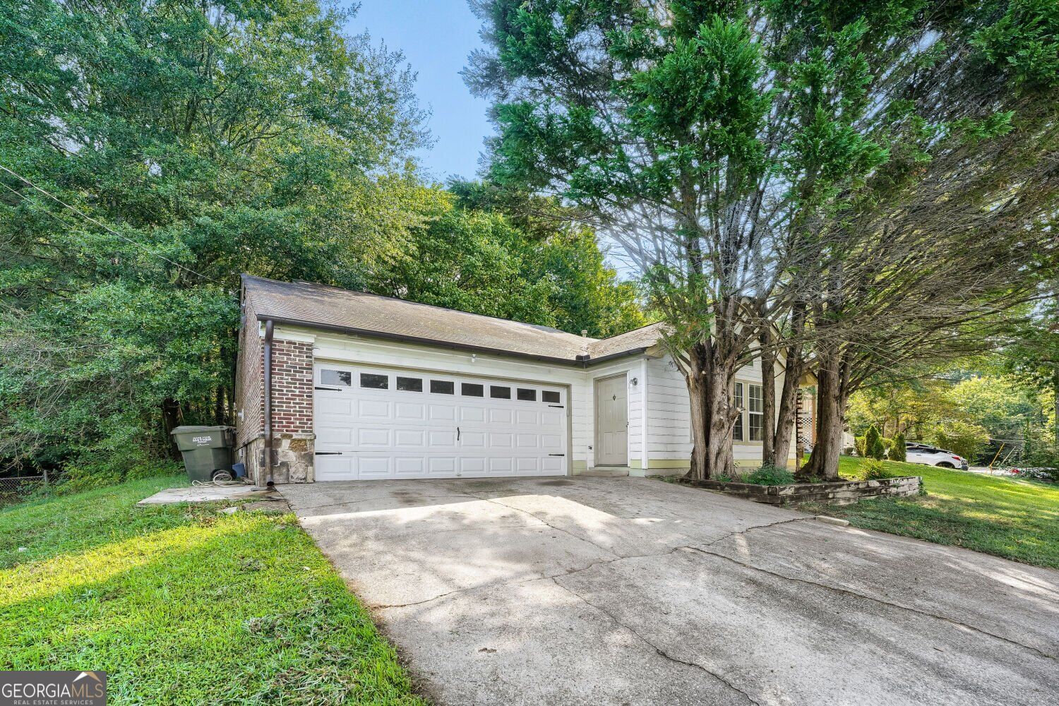5754 Western Hills Drive Property Photo 1
