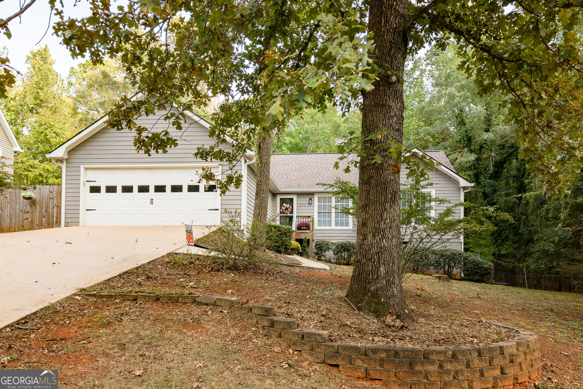 570 Snapfinger Drive Property Photo 1