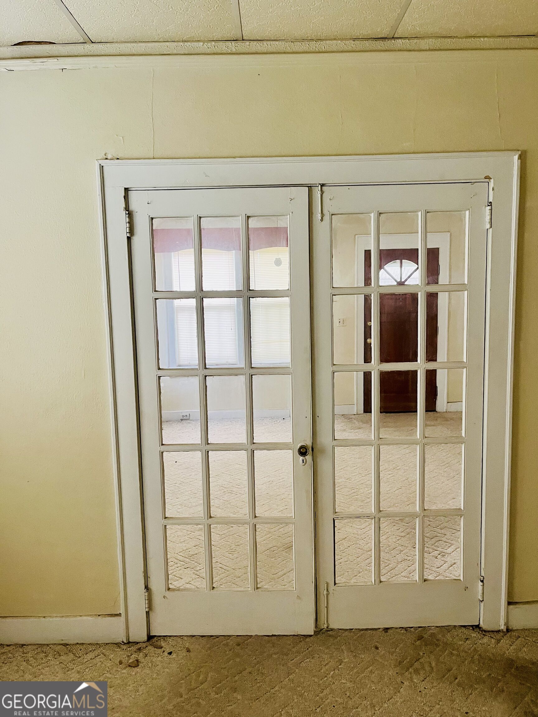 6 N Spring Street Property Photo 4