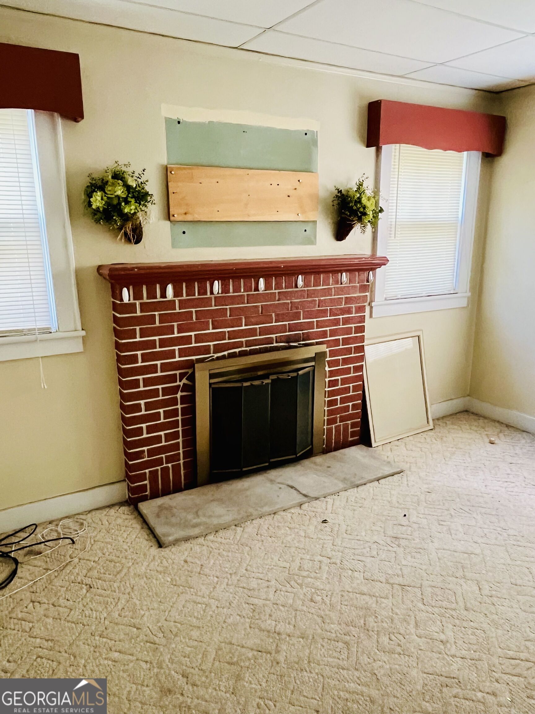 6 N Spring Street Property Photo 7