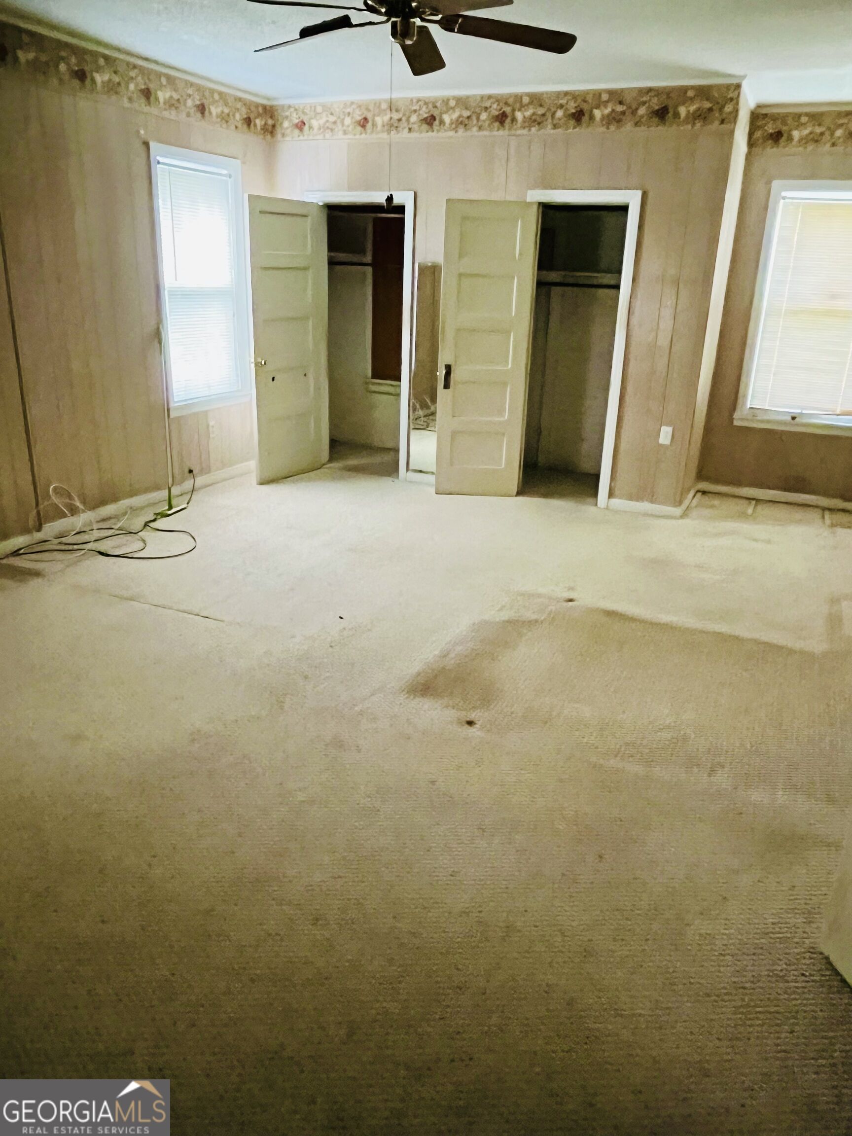 6 N Spring Street Property Photo 17