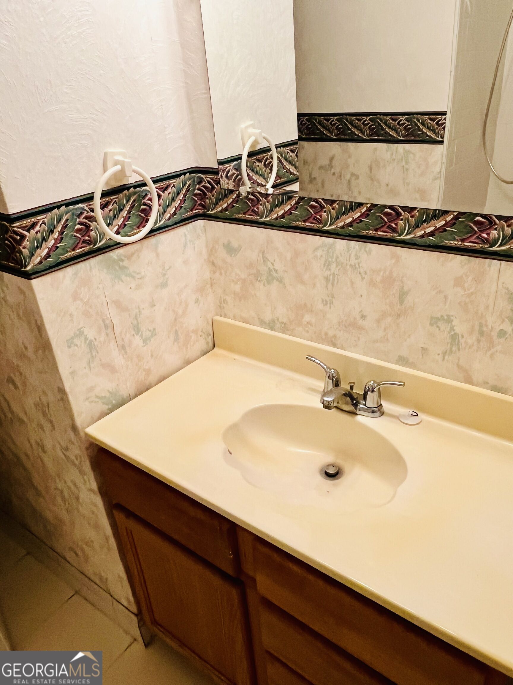 6 N Spring Street Property Photo 19