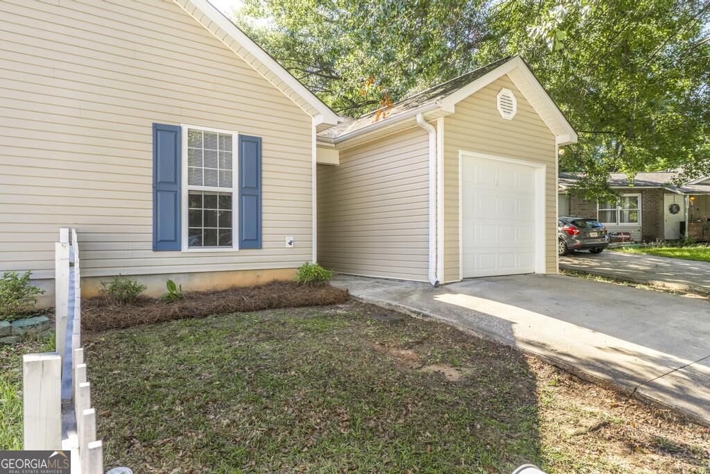 5 Pine Shadow Court Property Photo 3