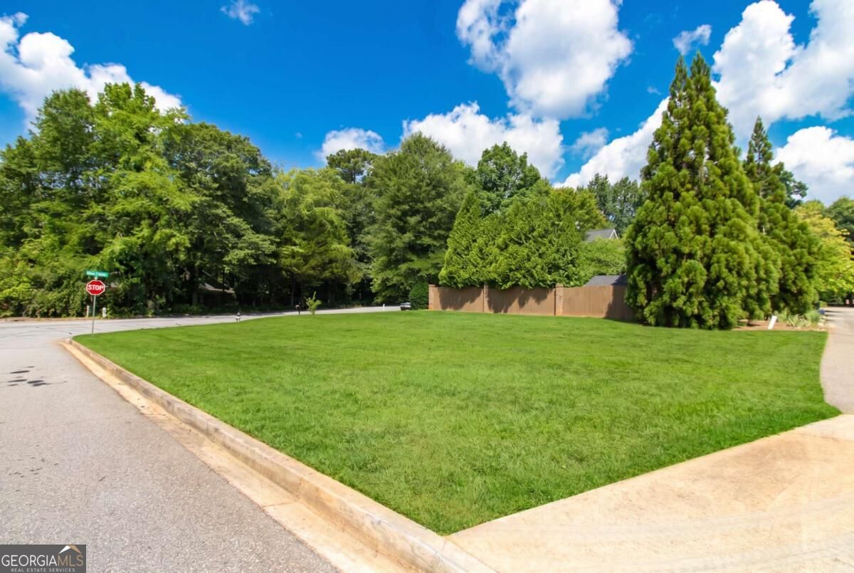 115 Cedar Creek Drive Property Photo 4