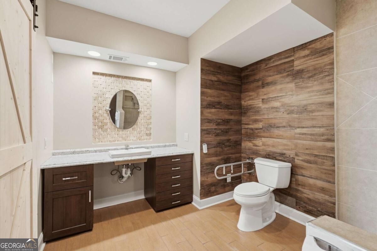 4364 Aldenham Way Property Photo 36