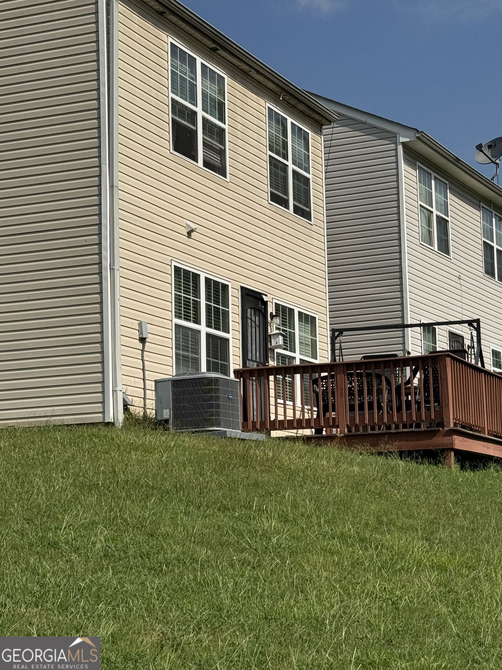 5458 Waterfall Court Property Photo 4