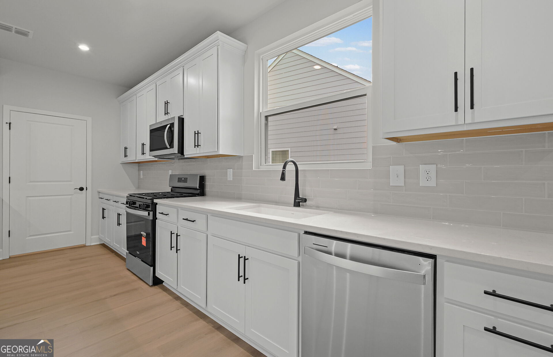 1232 Bartam Drive Property Photo 4