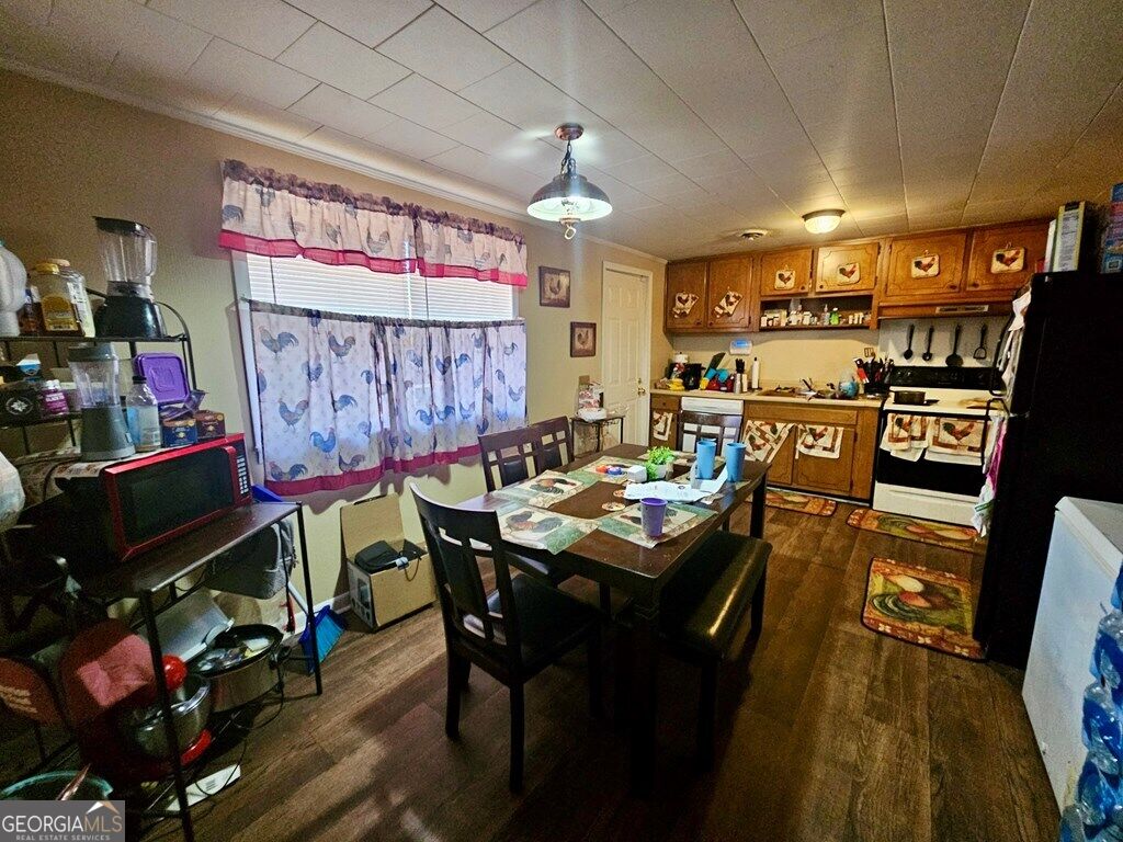 1437 Peach Street Property Photo 3