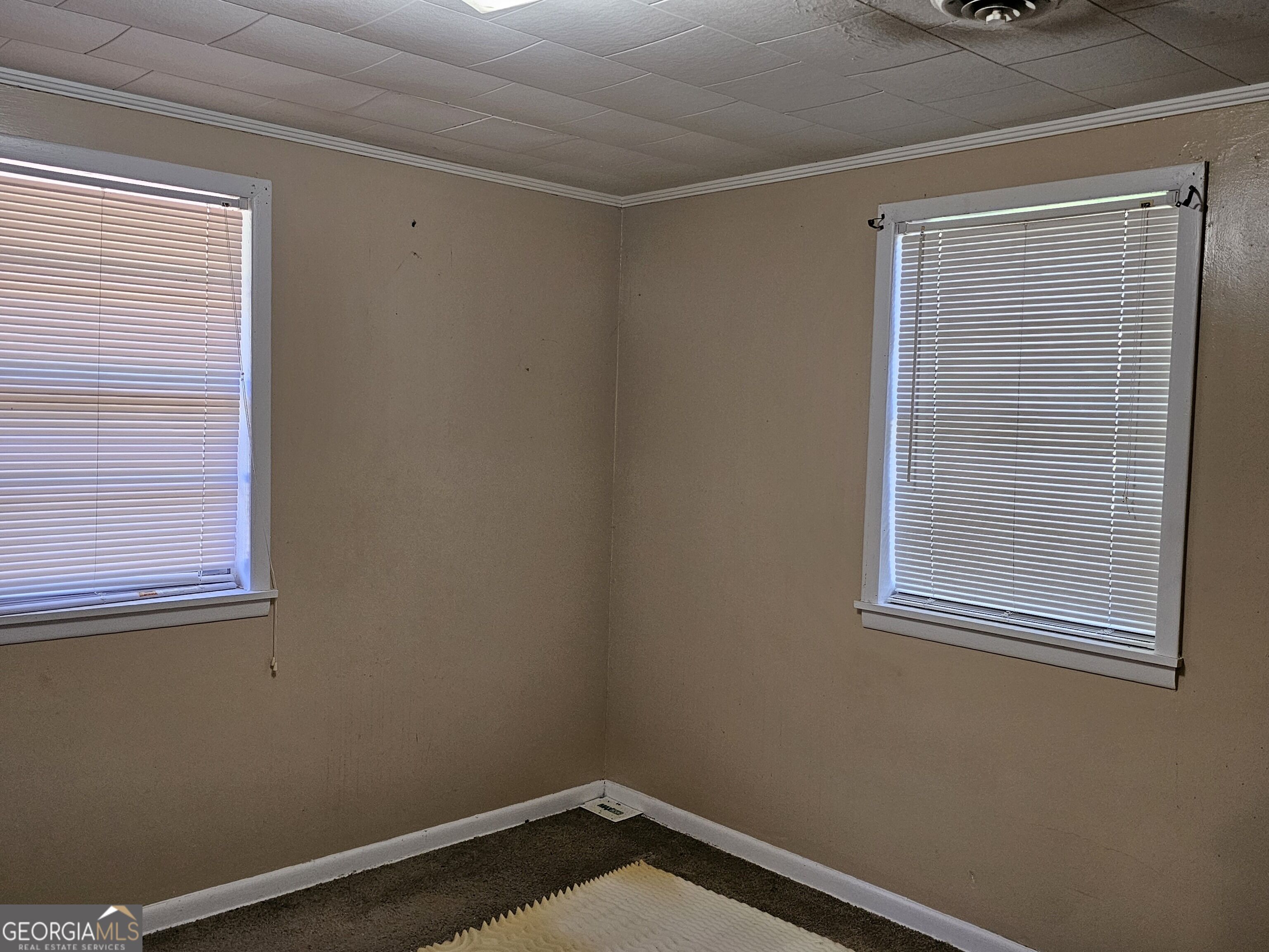 1437 Peach Street Property Photo 7