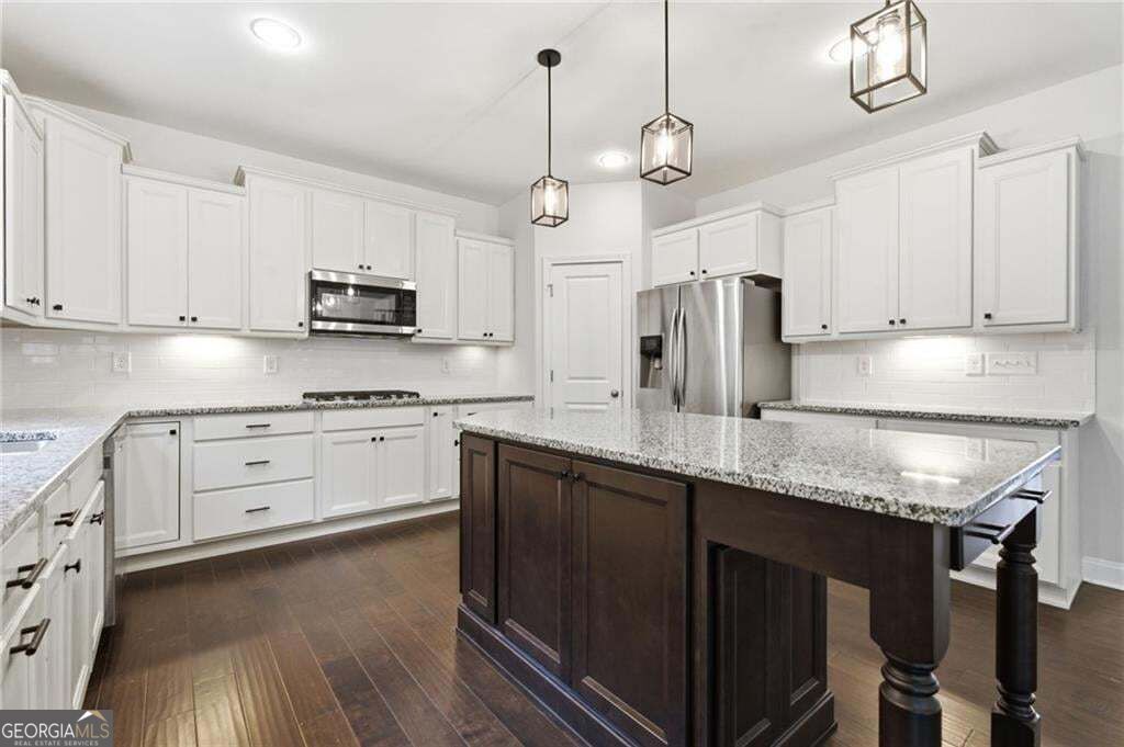3325 Trowbridge Drive Property Photo 3