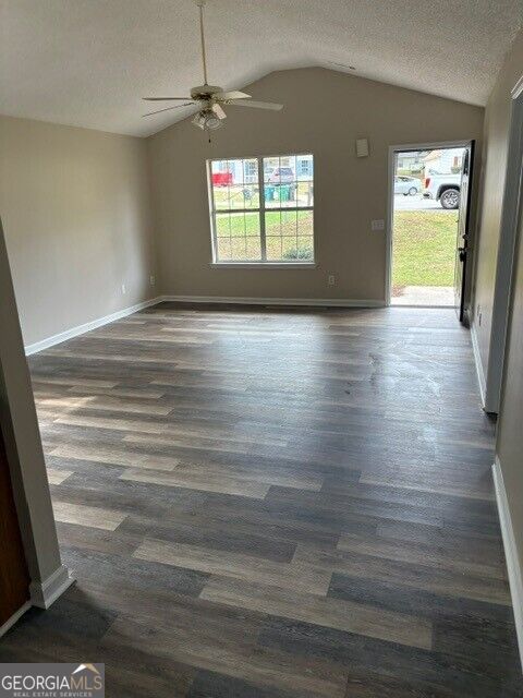 277 Queens Court Property Photo 5