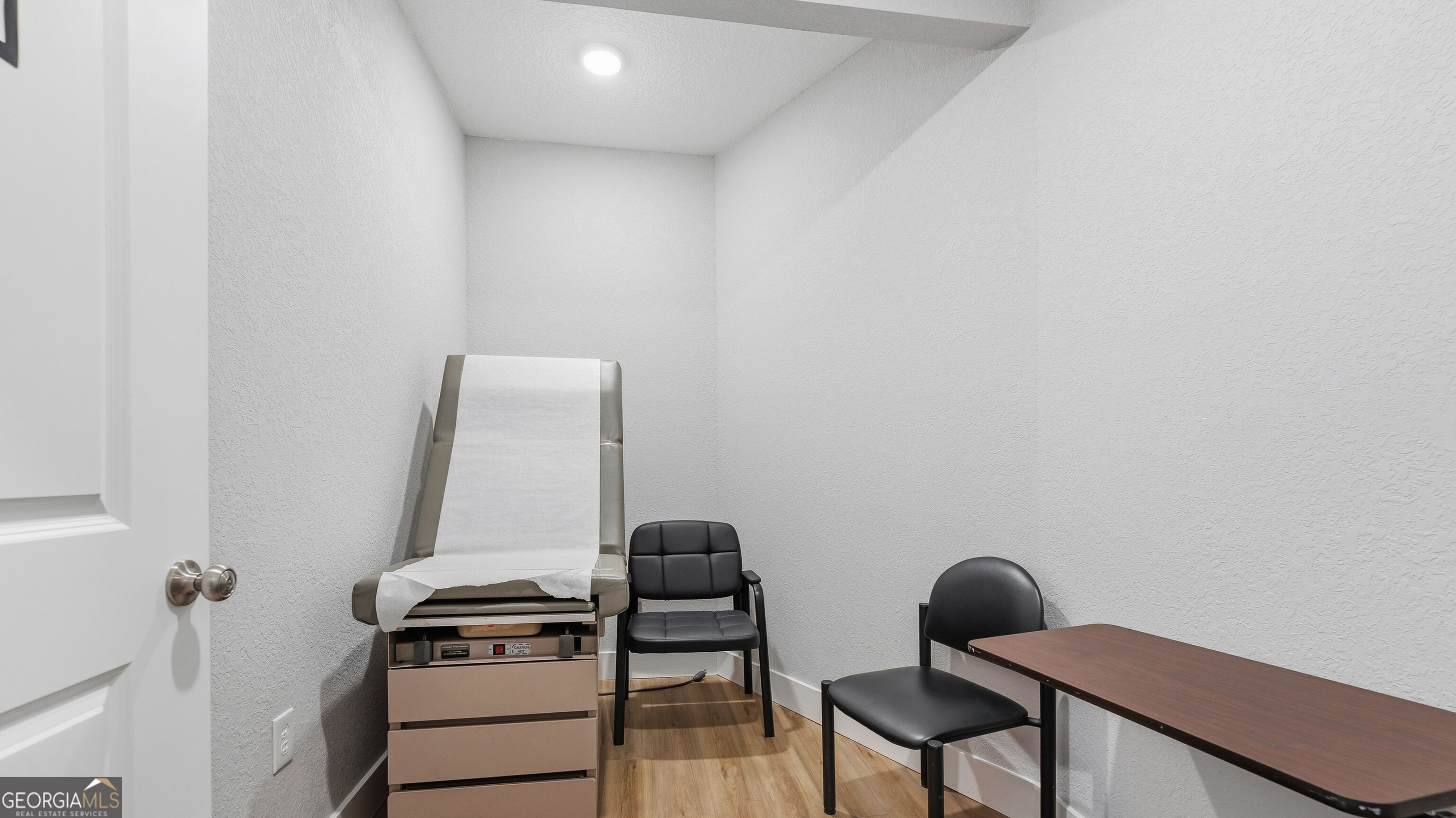 224 Peachtree Street Property Photo 16