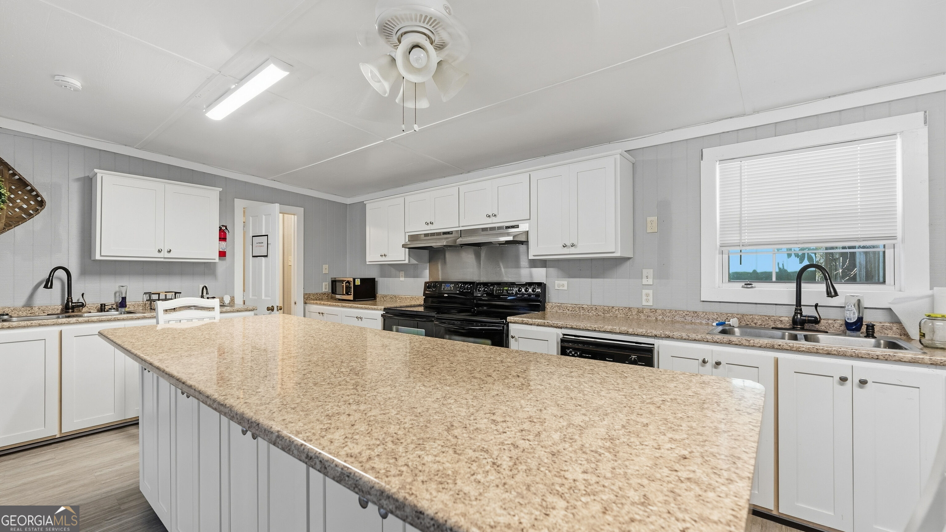 224 Peachtree Street Property Photo 42