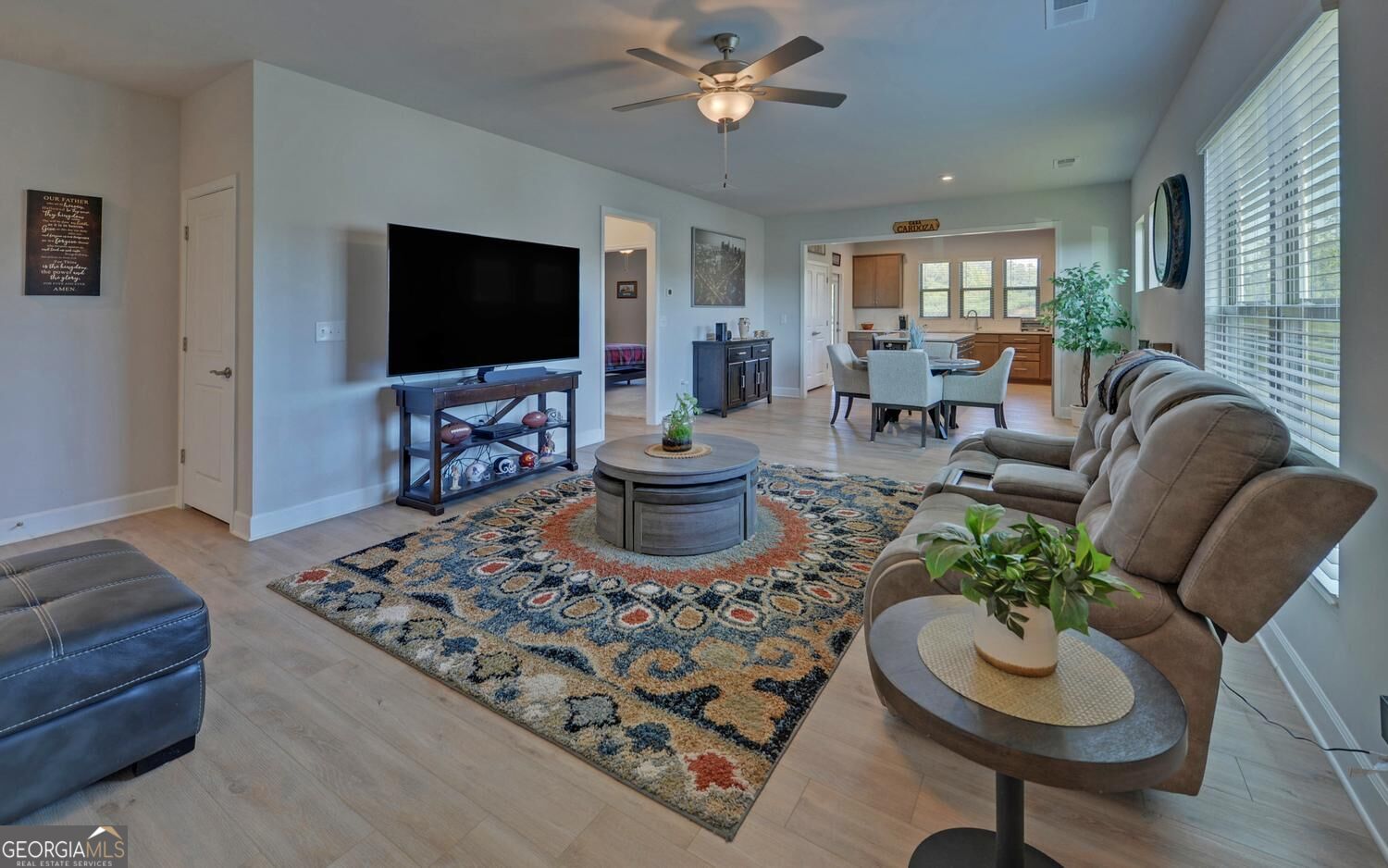 5724 Grapewood Street Property Photo 4