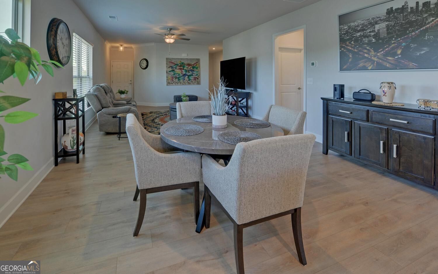 5724 Grapewood Street Property Photo 8