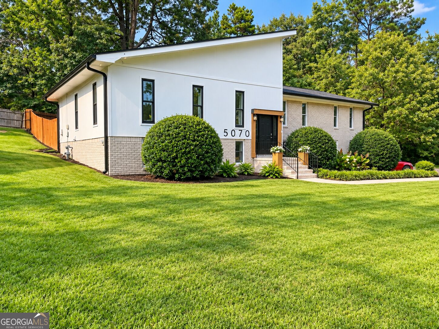 5070 Sw Kerry Drive Property Photo 3