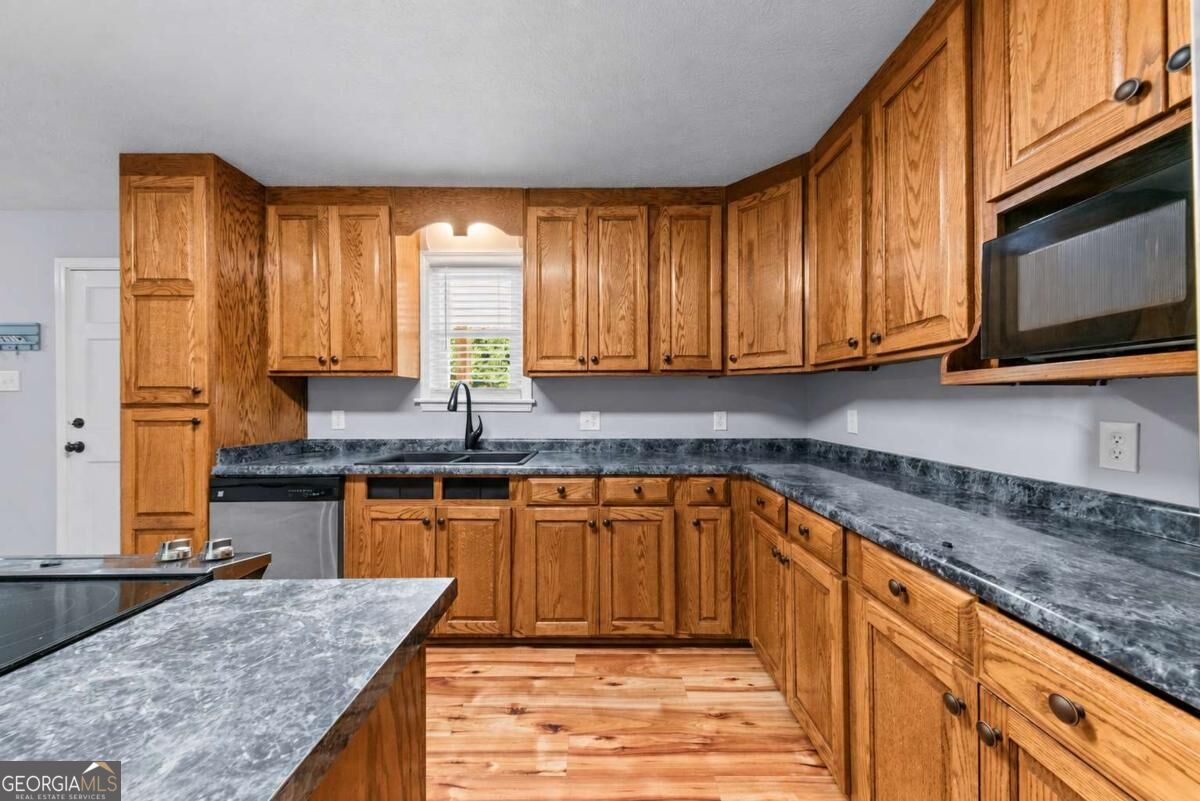 2722 Stone Drive Property Photo 3