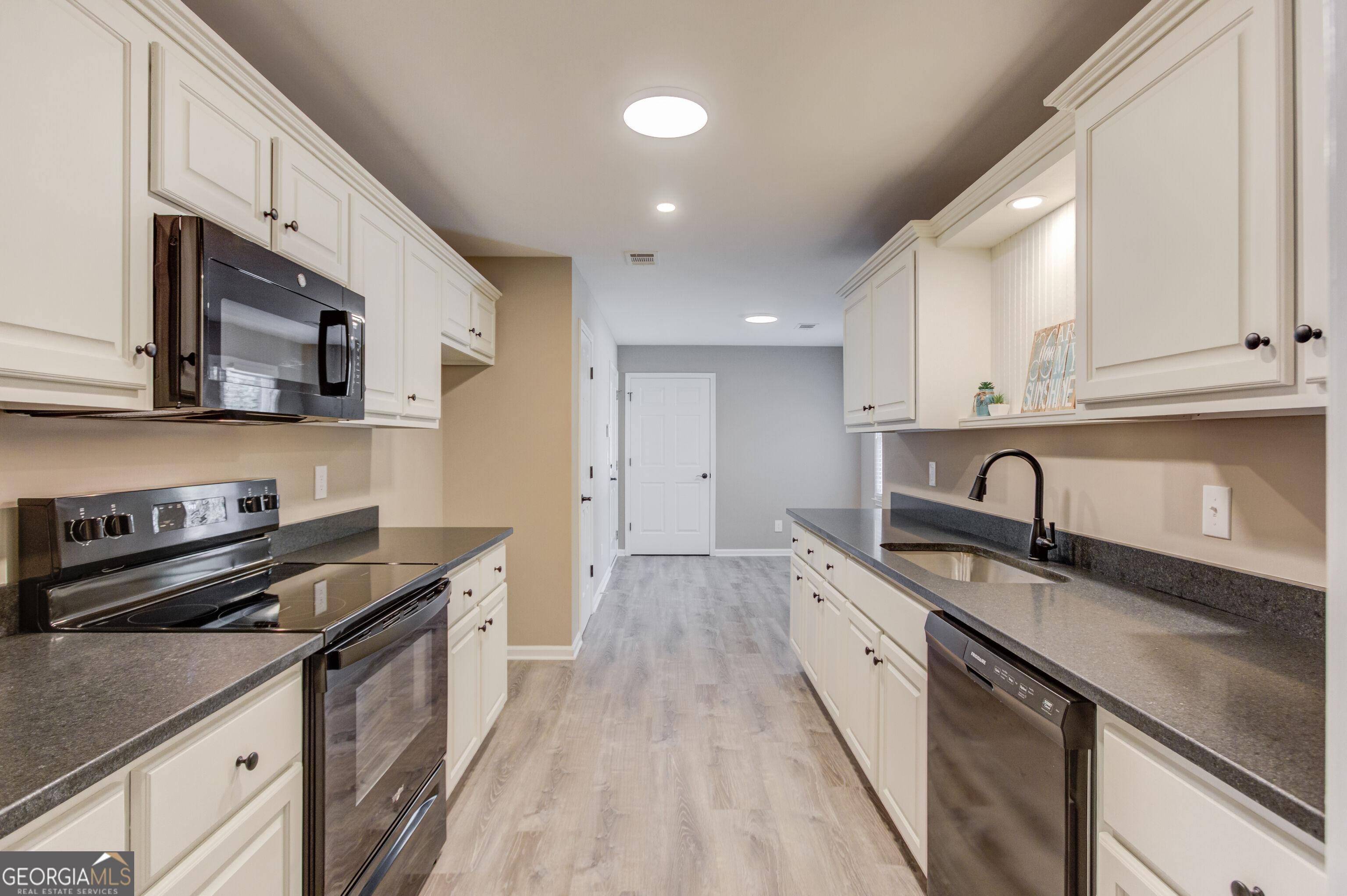 51 Alexander Street Property Photo 14