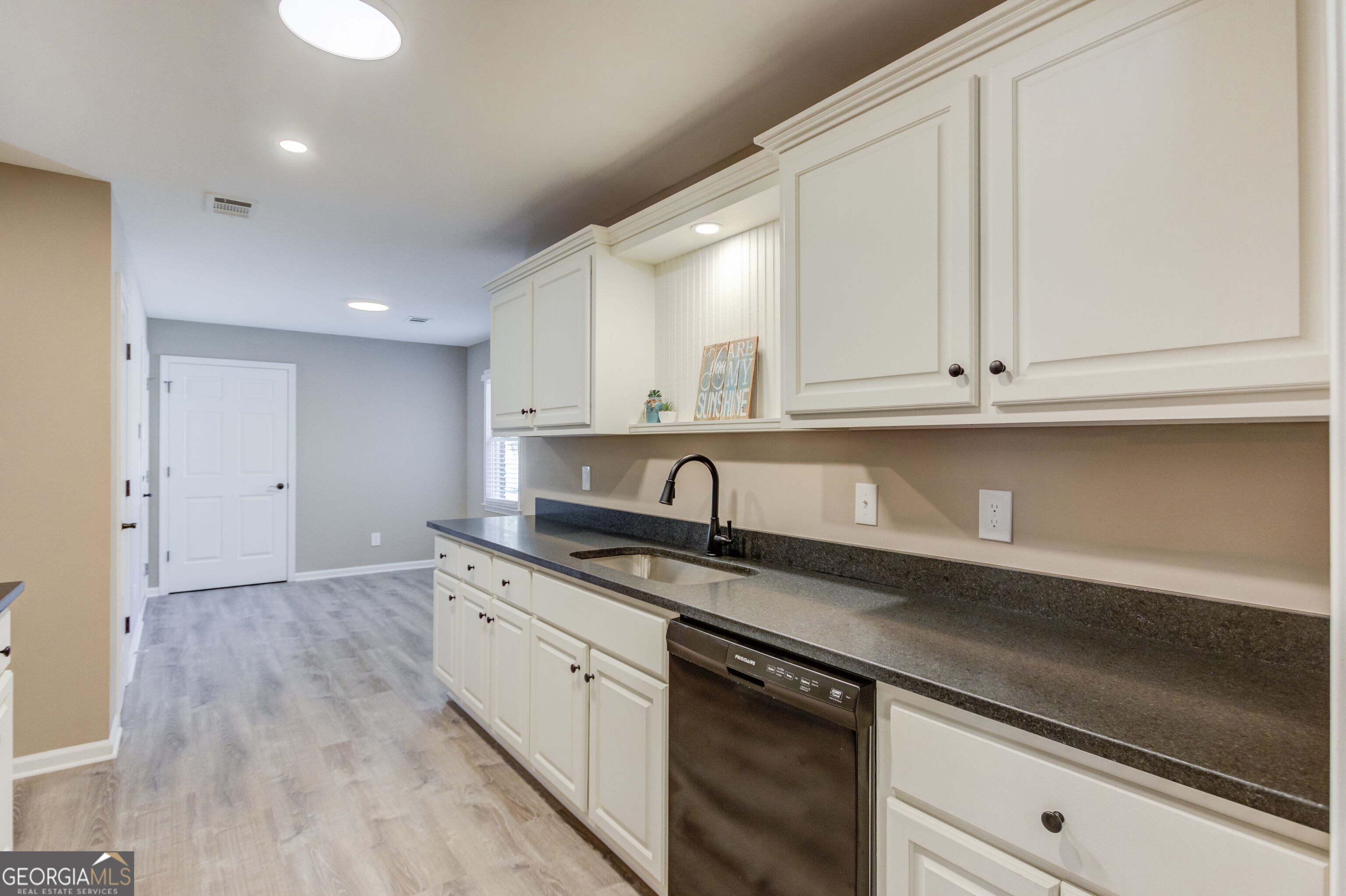 51 Alexander Street Property Photo 15