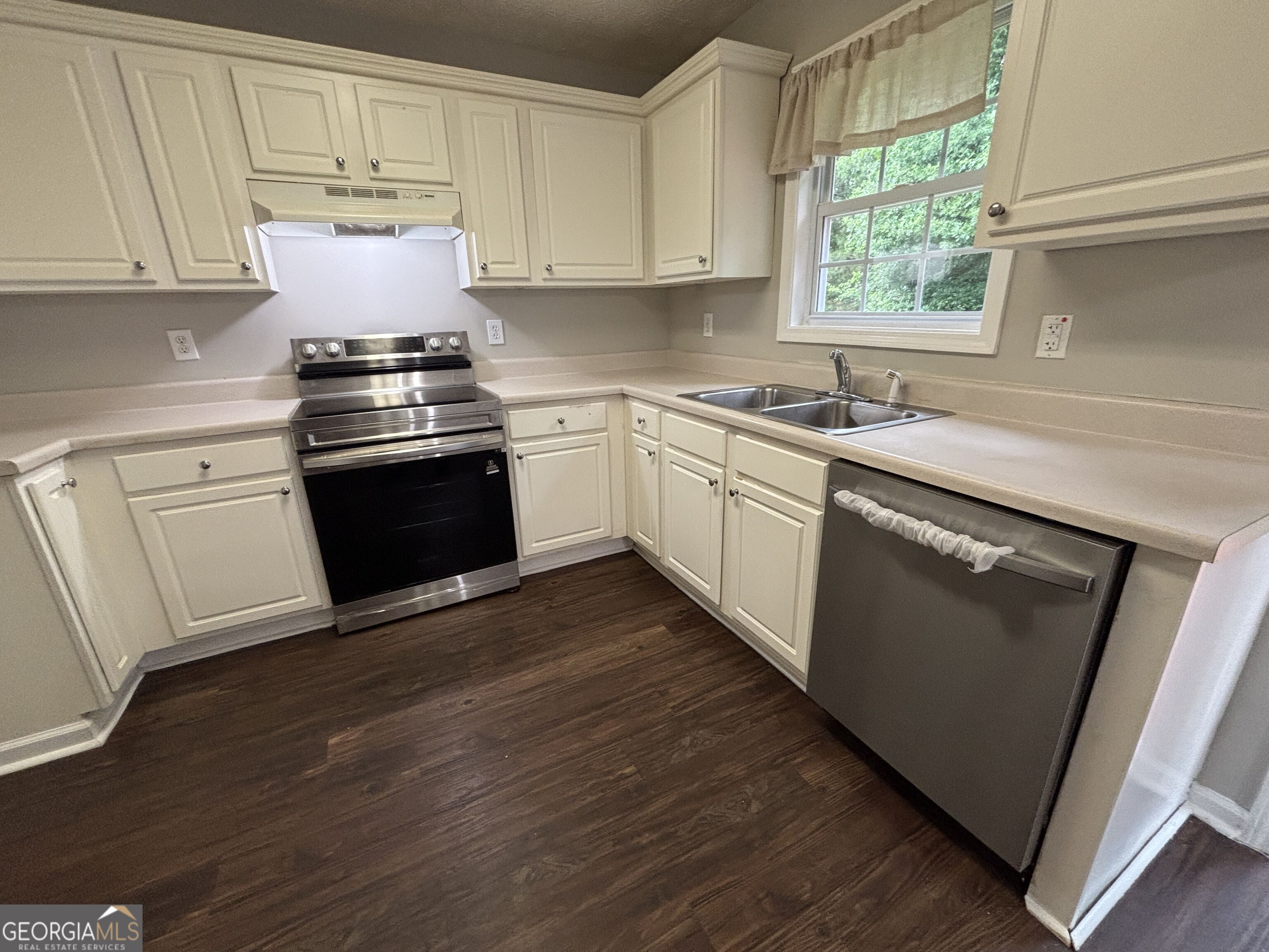 43 Canterbury Drive Property Photo 10
