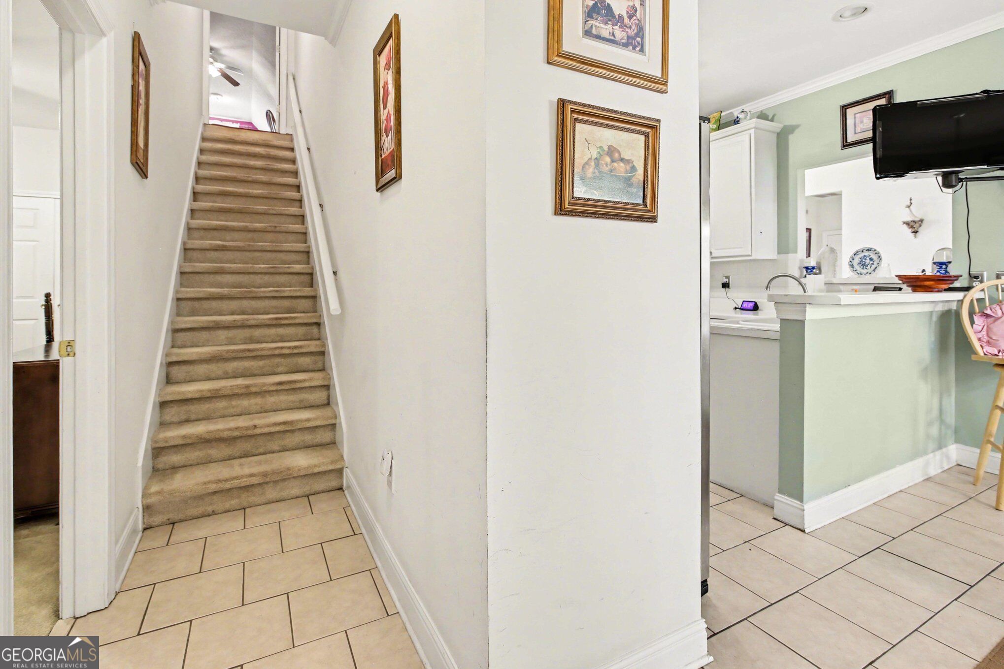 1041 Olive Drive Property Photo 3