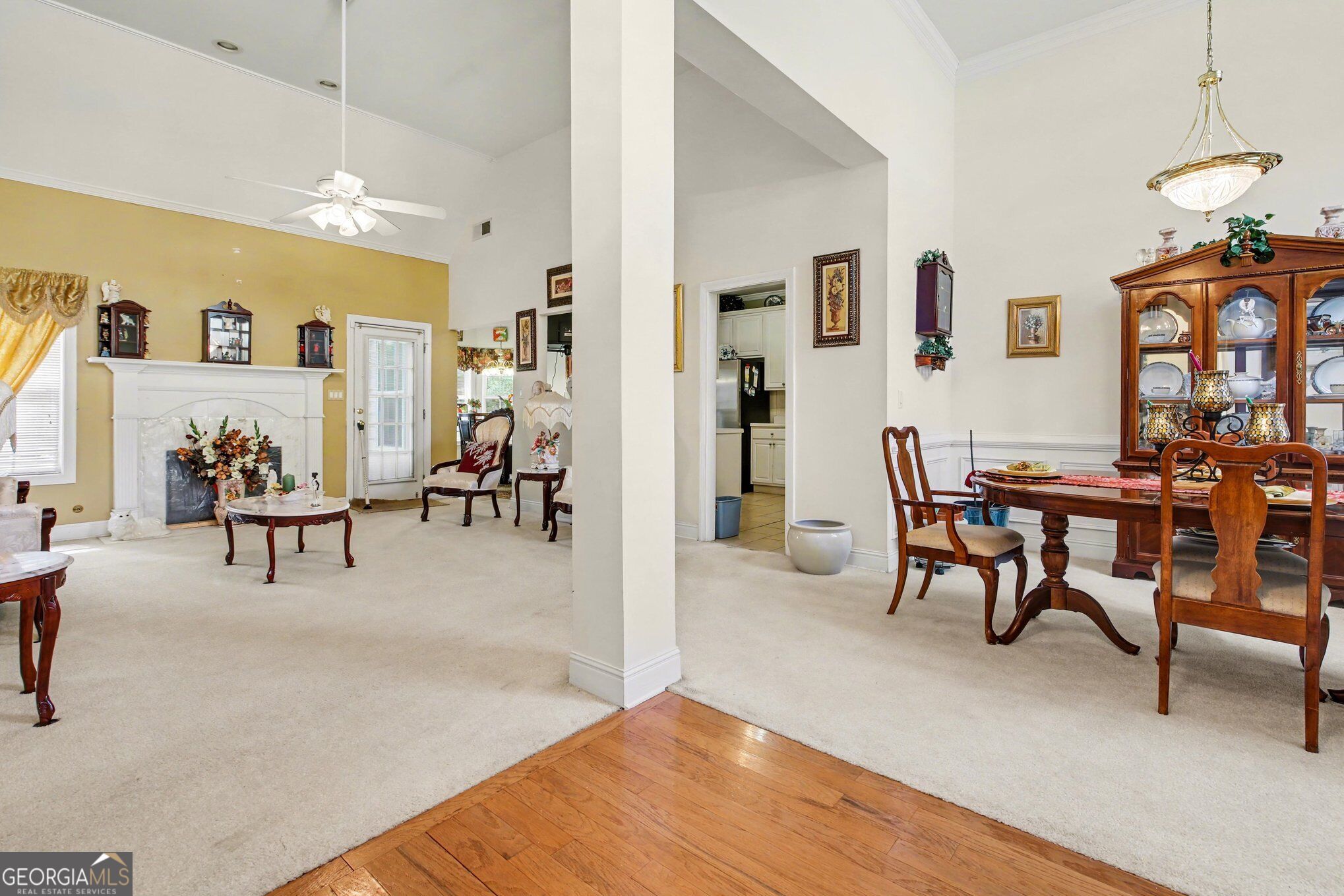 1041 Olive Drive Property Photo 6