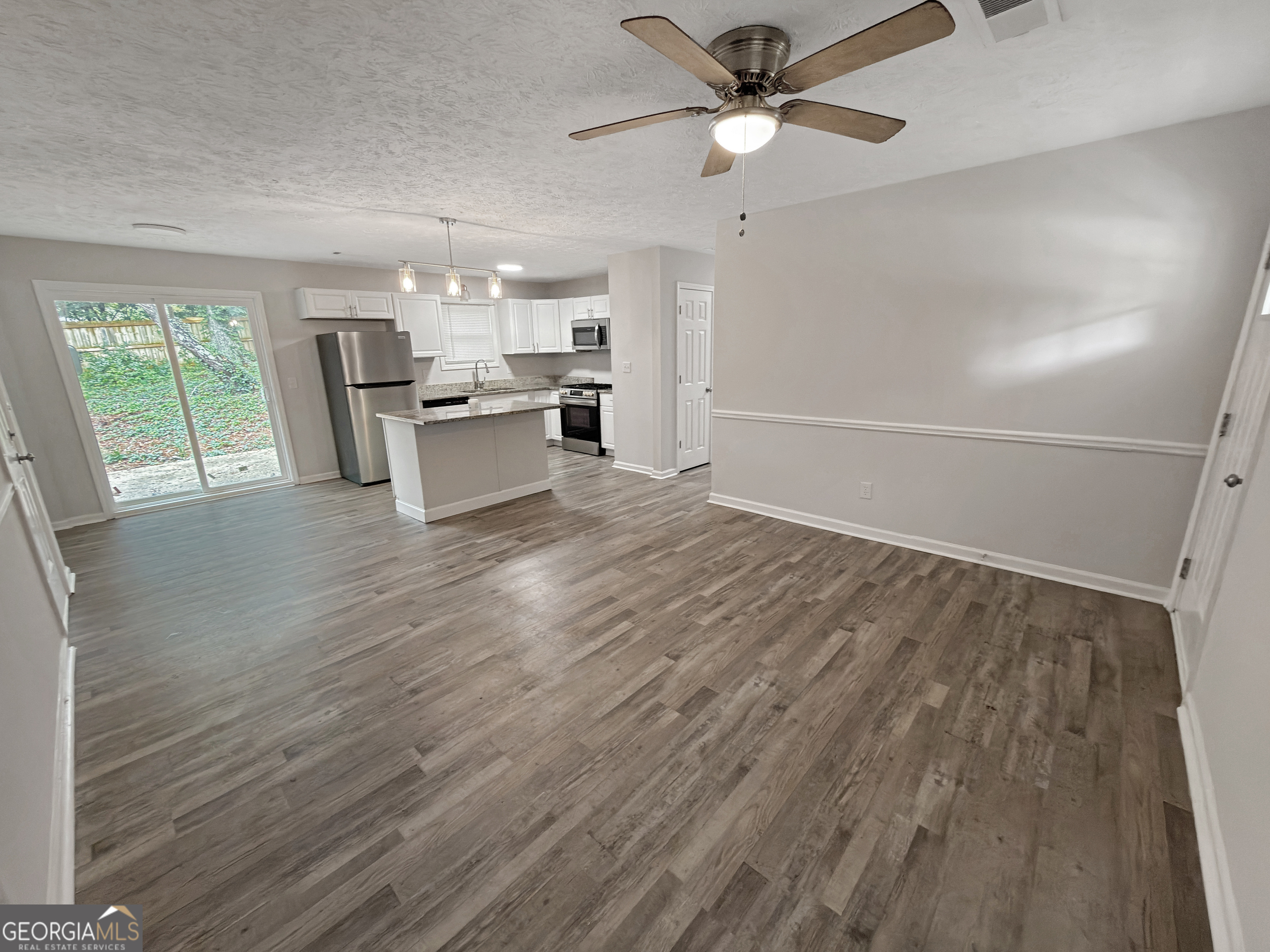 675 Lakeridge Drive Property Photo 4