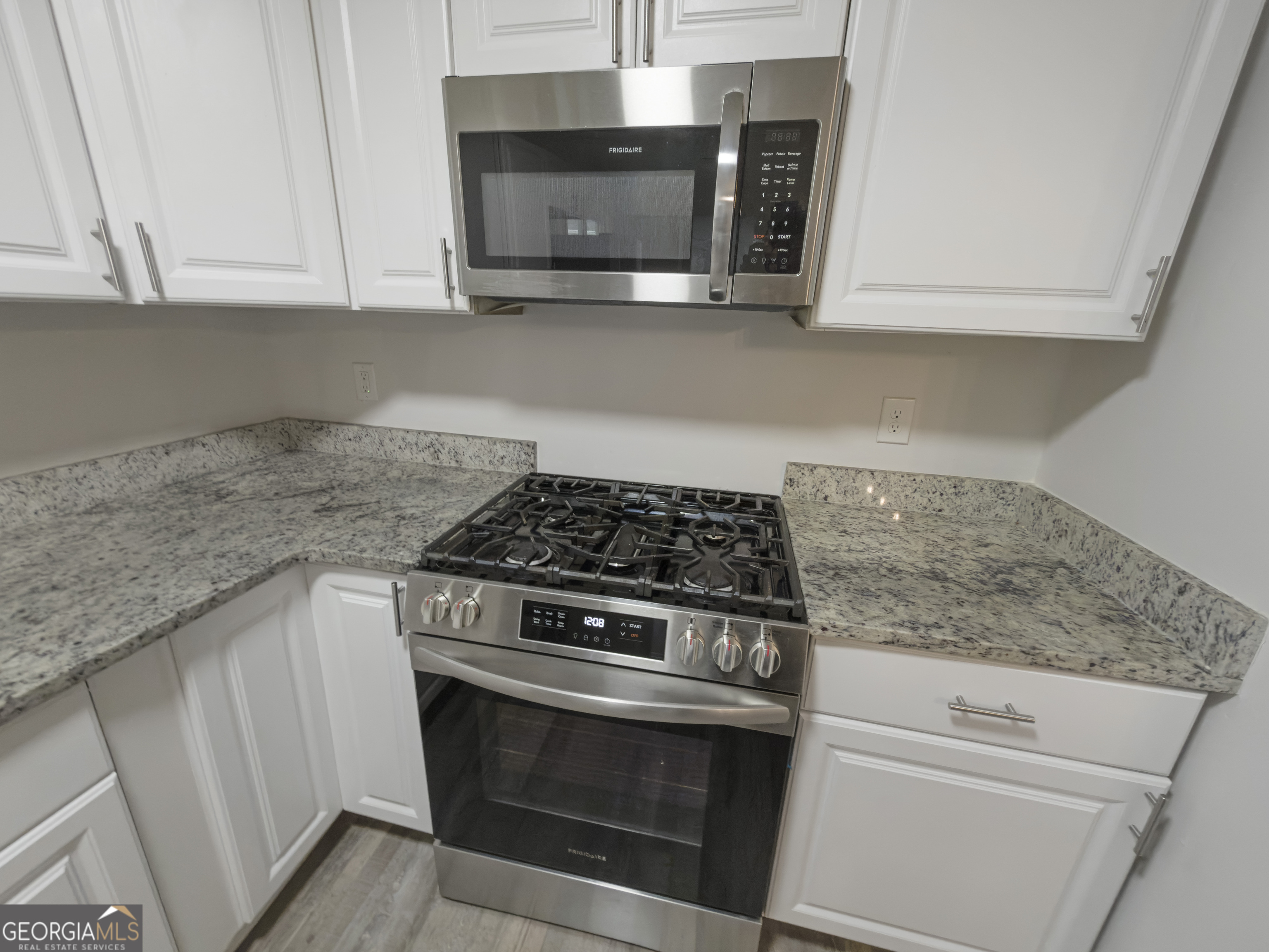 675 Lakeridge Drive Property Photo 8
