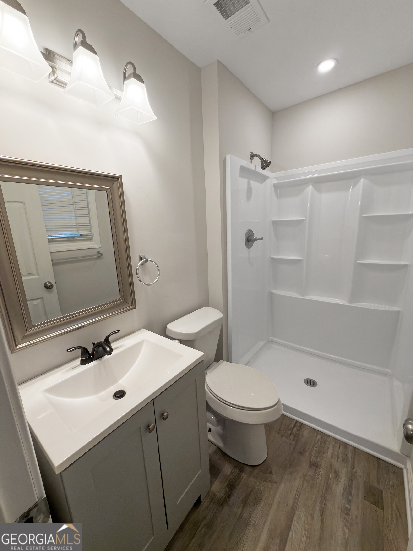 675 Lakeridge Drive Property Photo 14