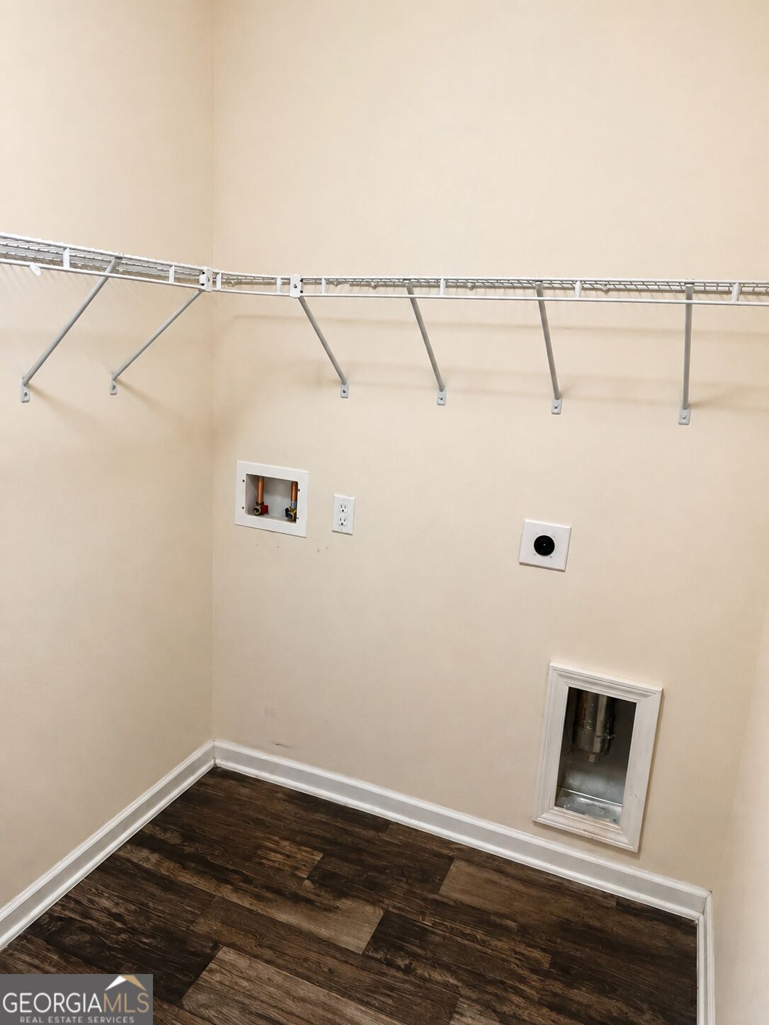 228 Brooklet Circle Property Photo 4