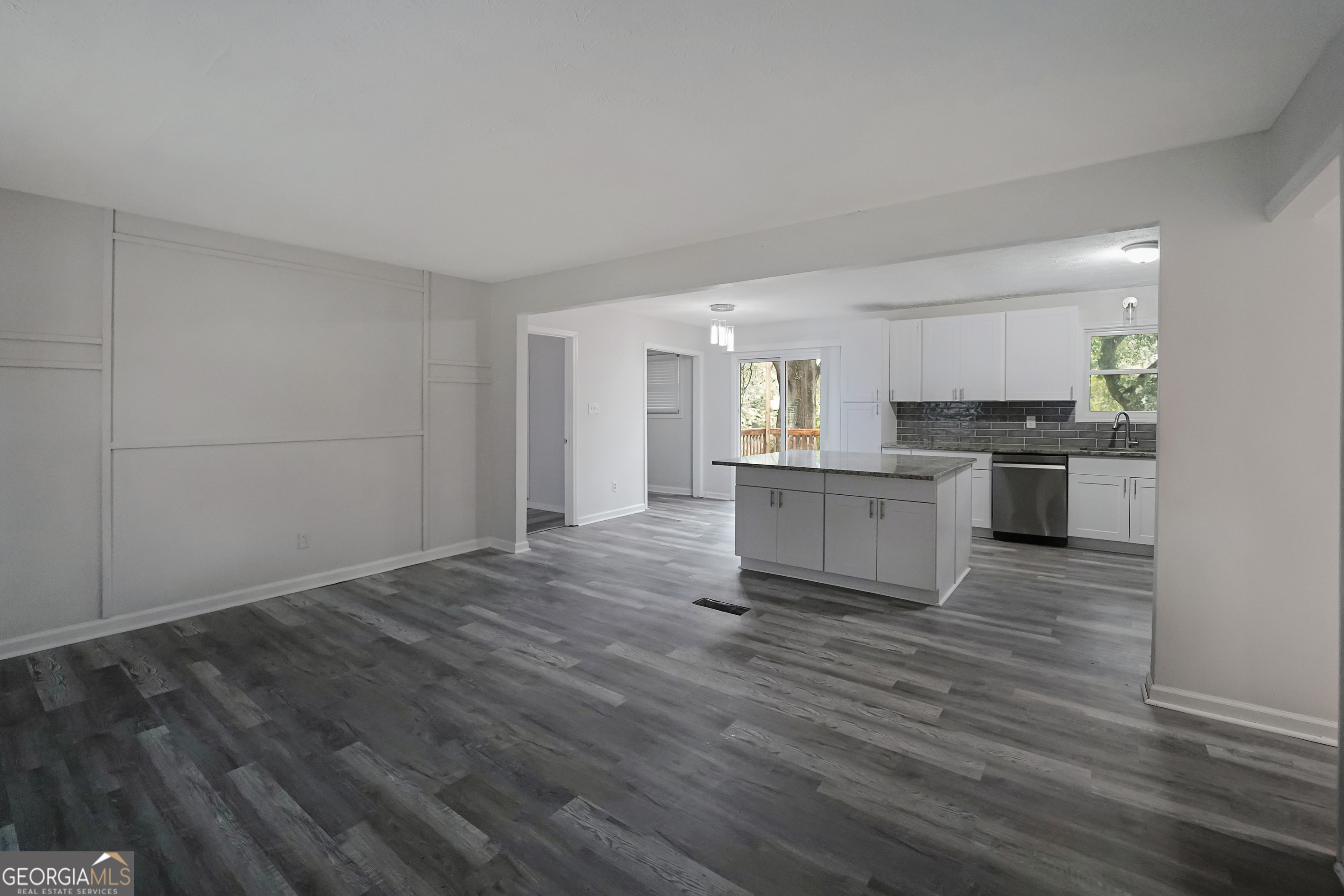 3021 Lakeridge Drive Se Property Photo 3