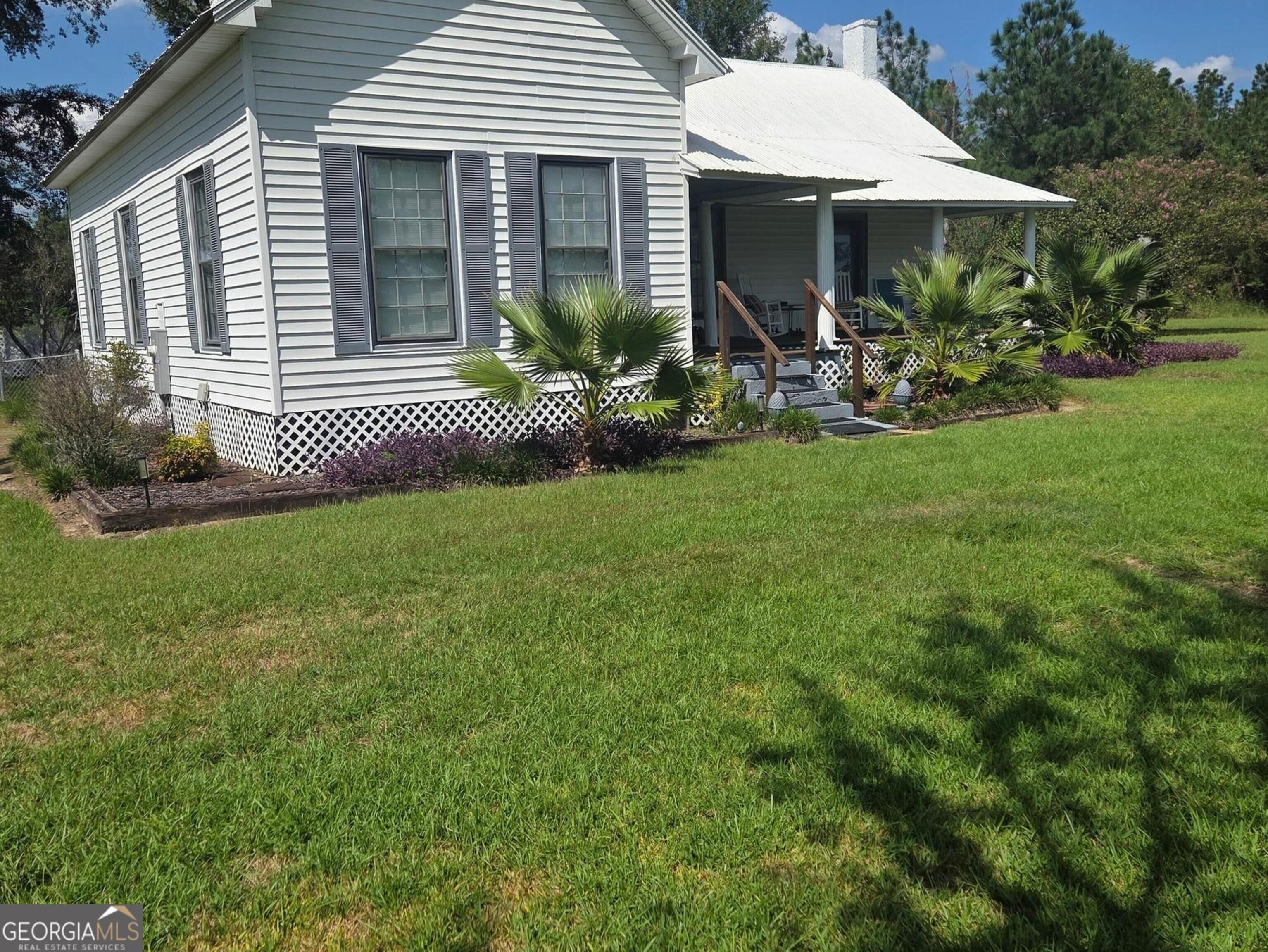 981 Bells Ferry Road Property Photo 2