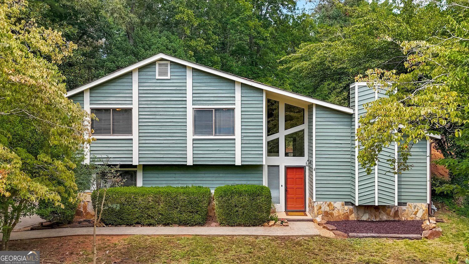6565 Oakwood Drive Property Photo 1