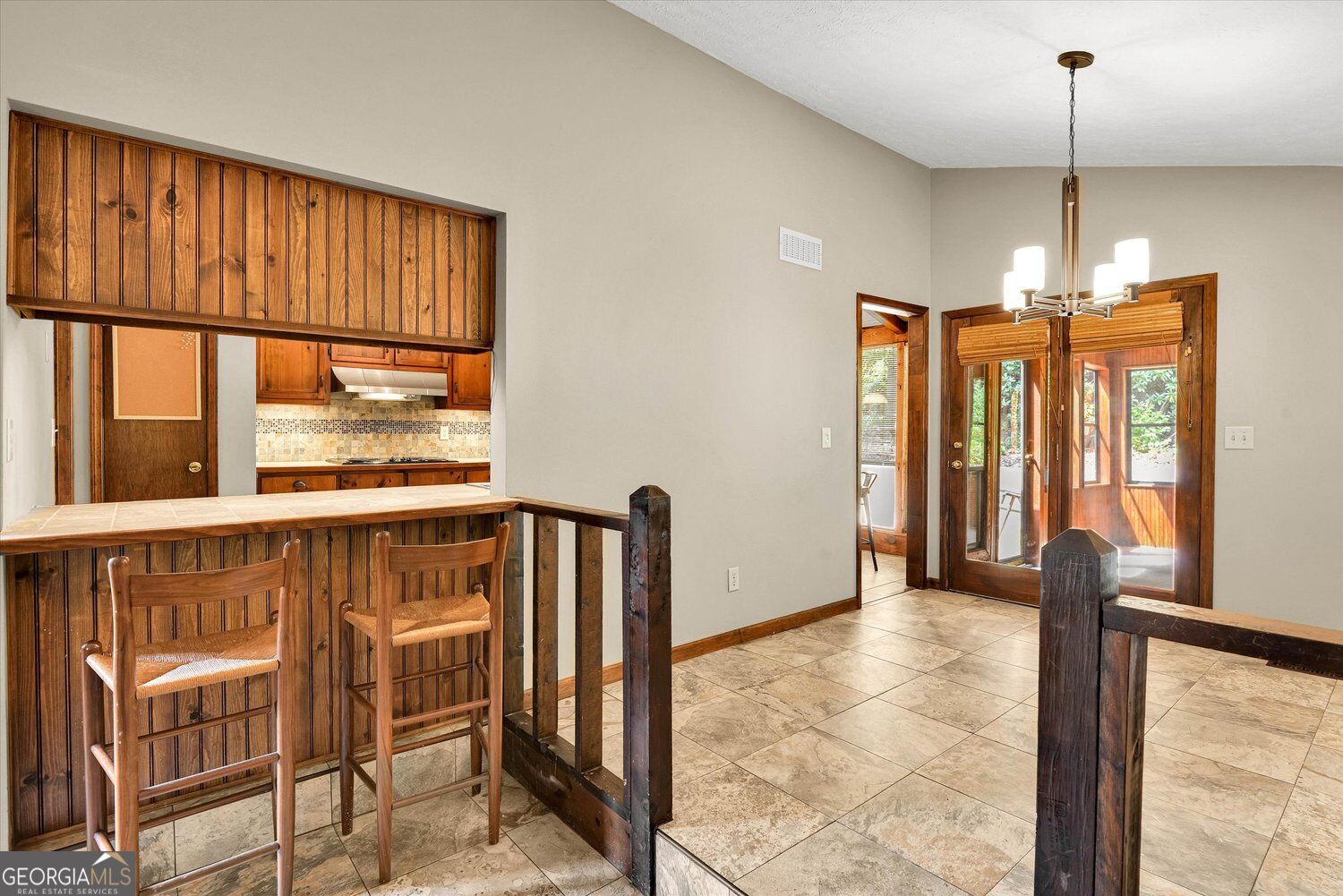 6565 Oakwood Drive Property Photo 9