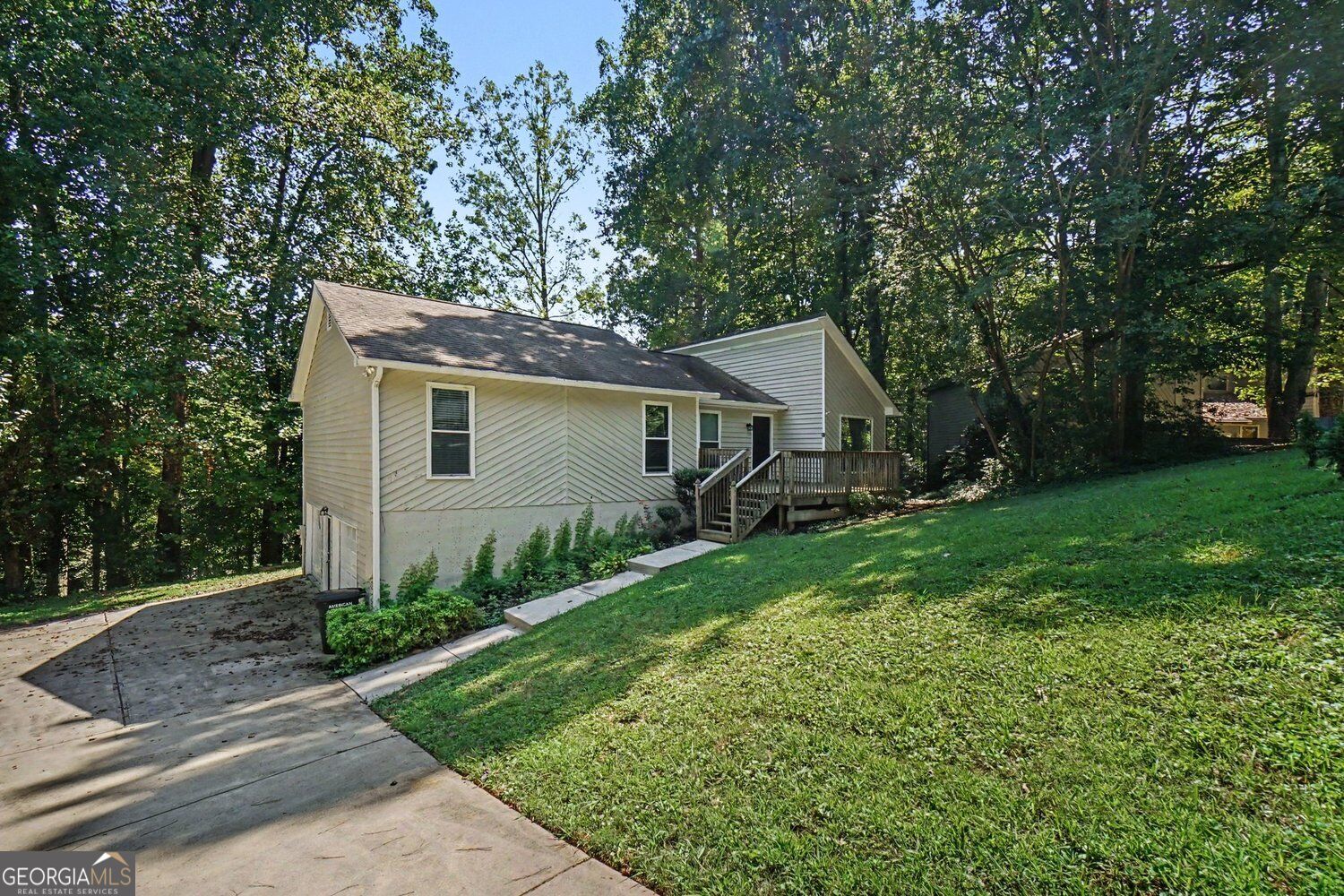 823 Moonlit Lane Nw Property Photo 2