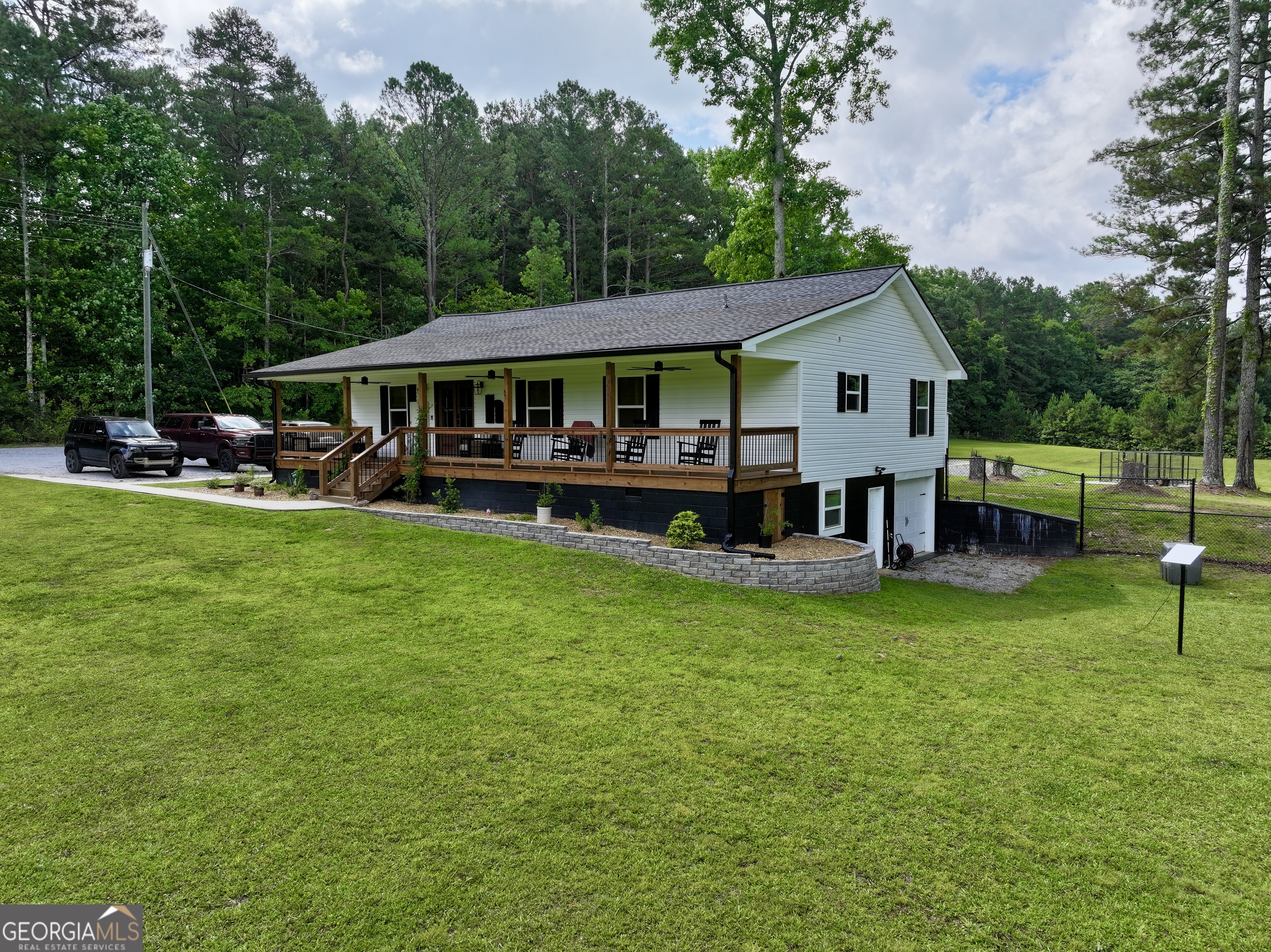 665 Prater Road Property Photo 3
