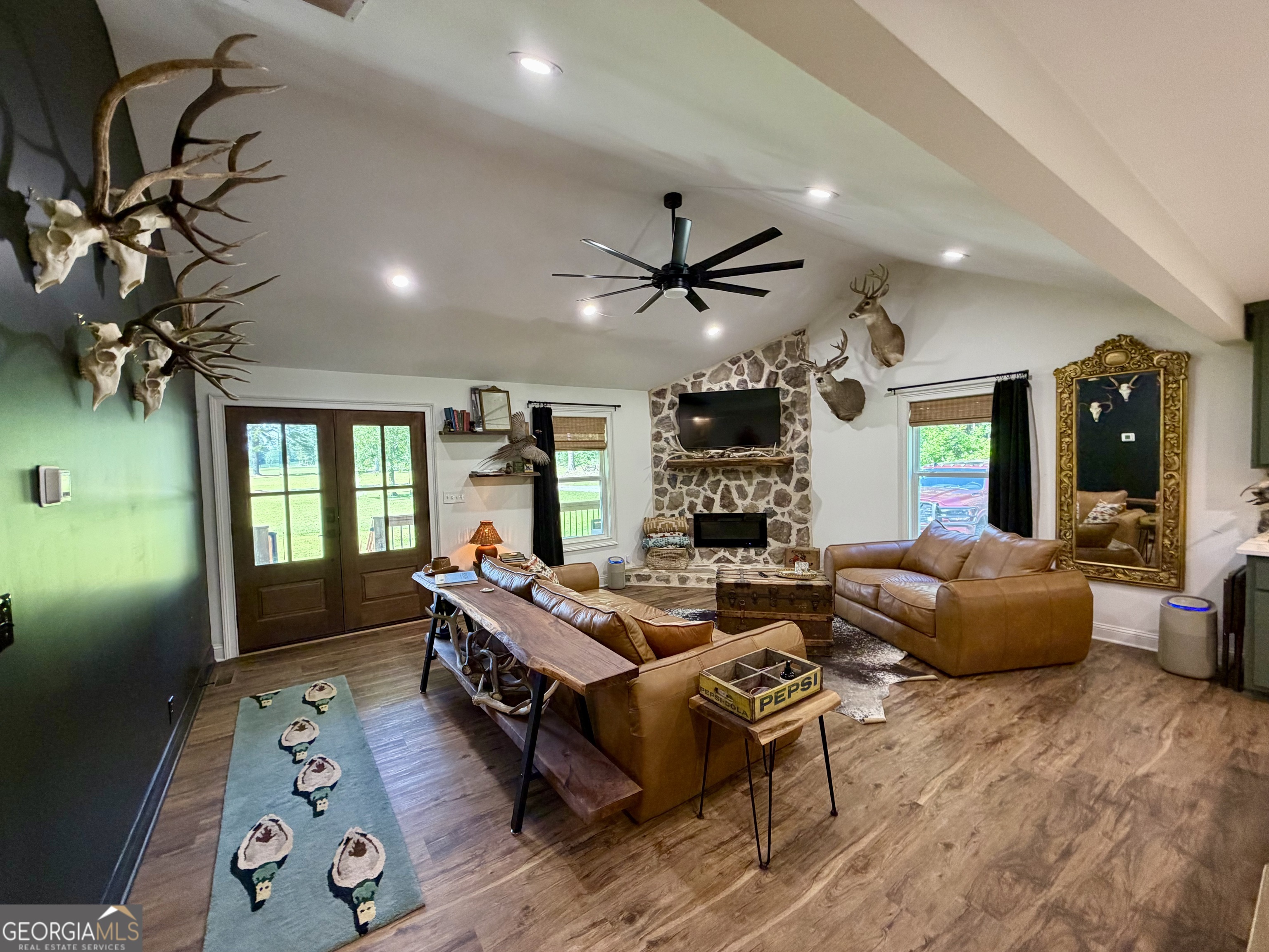 665 Prater Road Property Photo 4