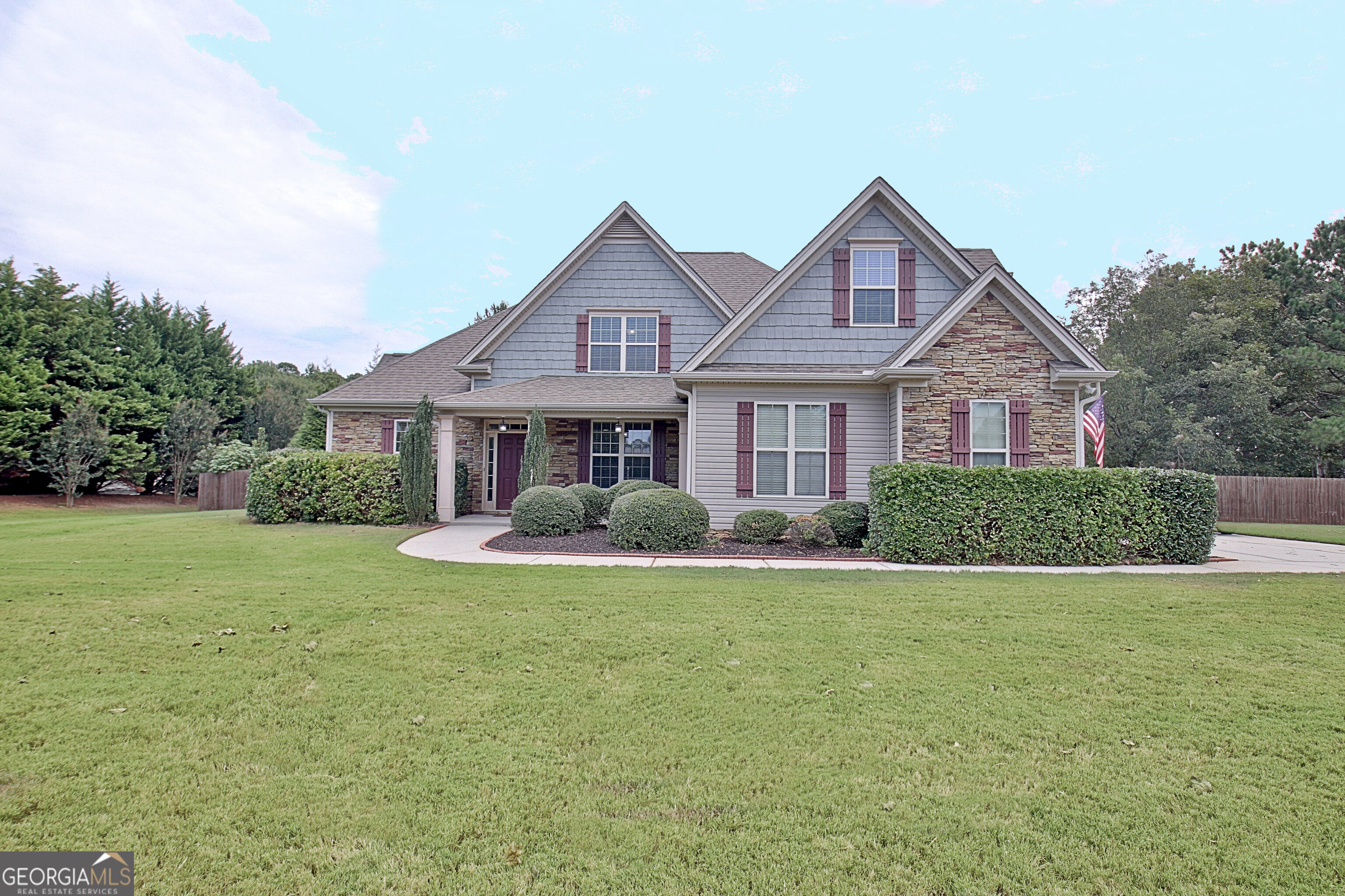 154 Fieldstone Farms Drive Property Photo 2