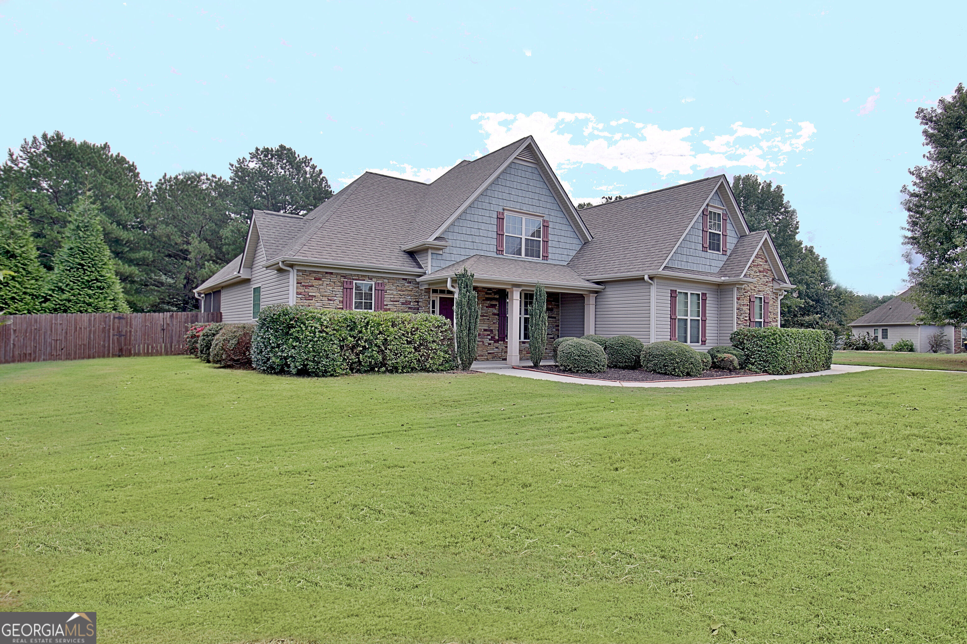 154 Fieldstone Farms Drive Property Photo 3
