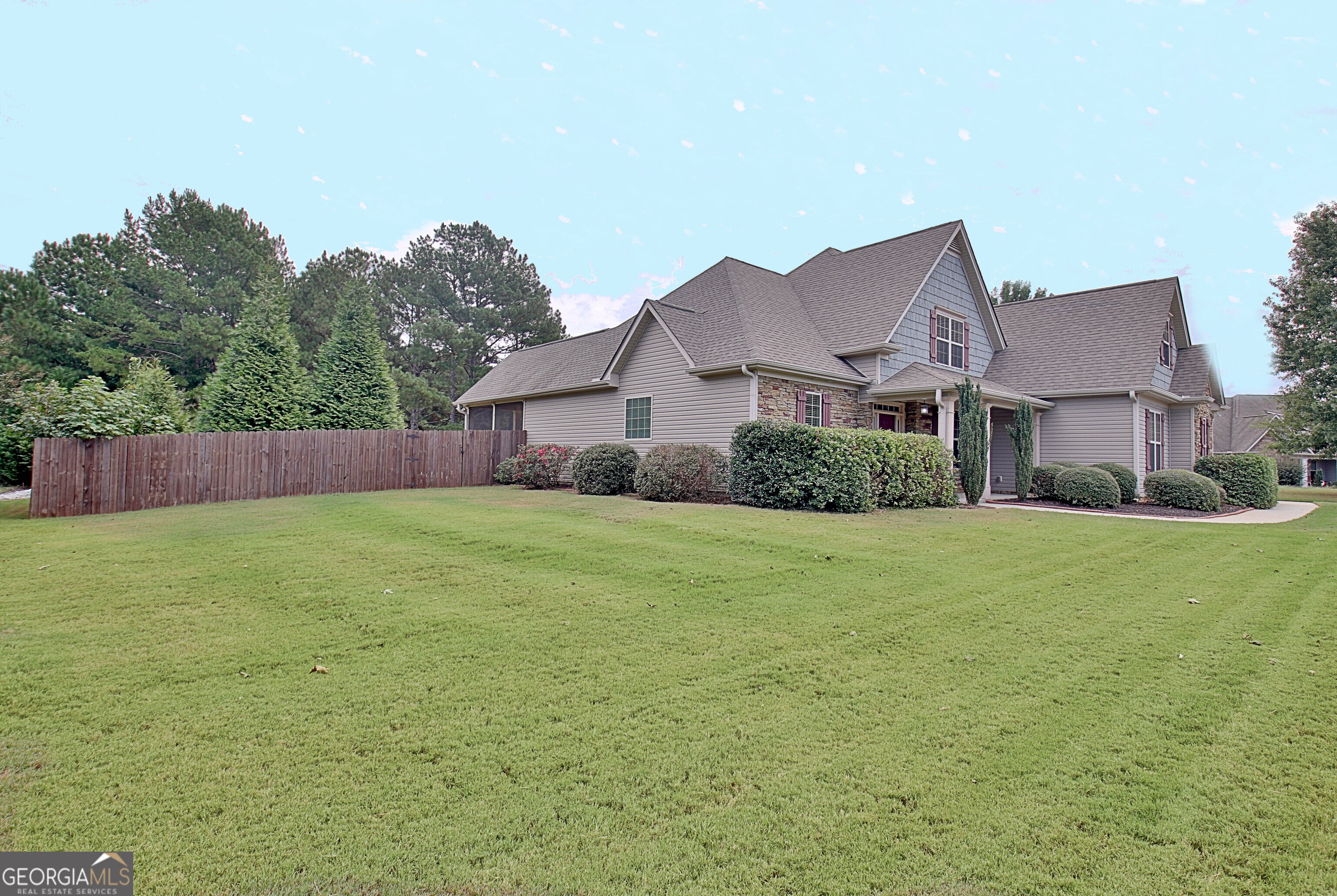 154 Fieldstone Farms Drive Property Photo 6