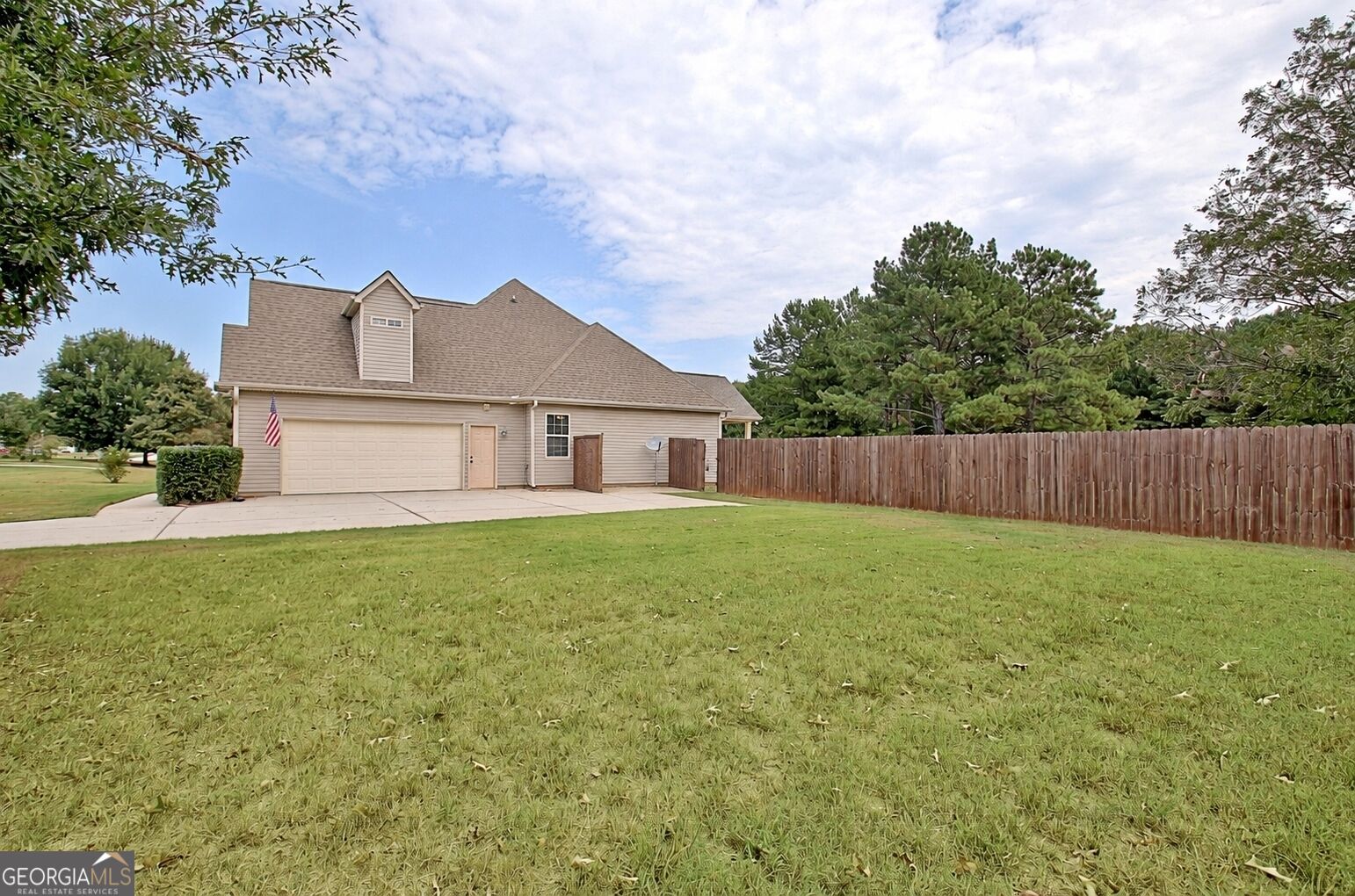 154 Fieldstone Farms Drive Property Photo 8