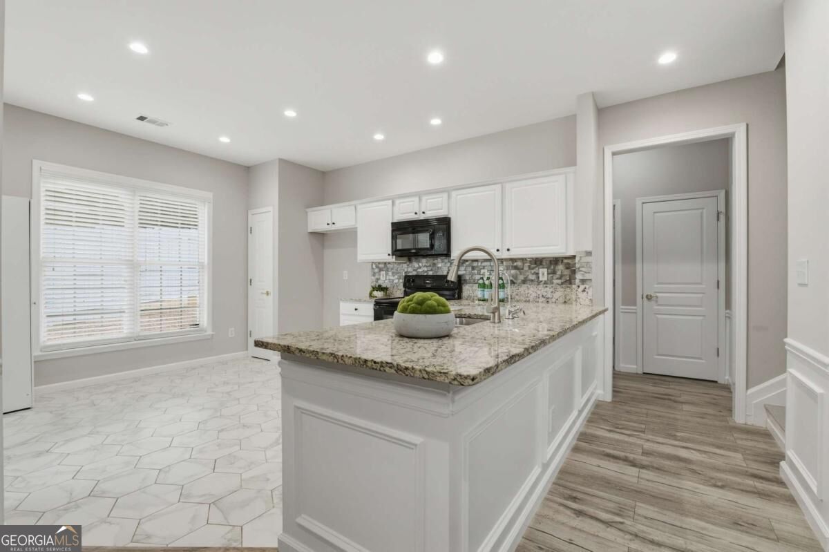 4245 Prince Charles Drive Property Photo 10