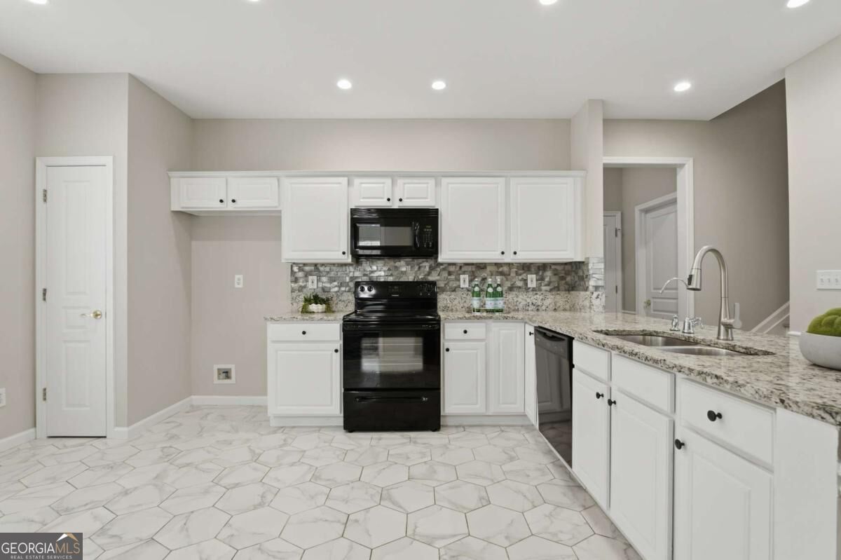 4245 Prince Charles Drive Property Photo 11