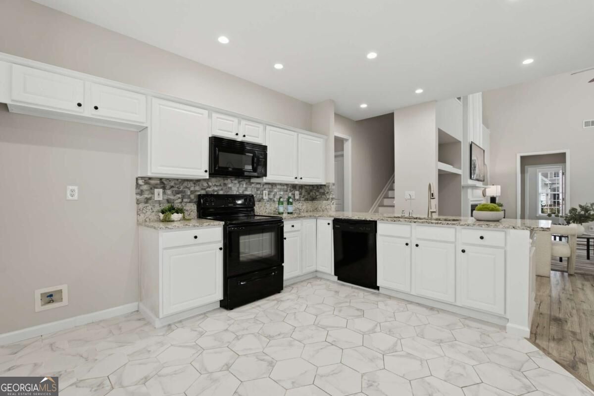 4245 Prince Charles Drive Property Photo 12