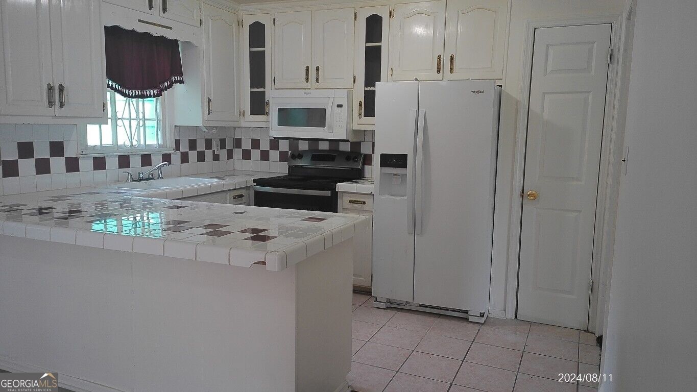 2301 Juniper Drive Property Photo 2