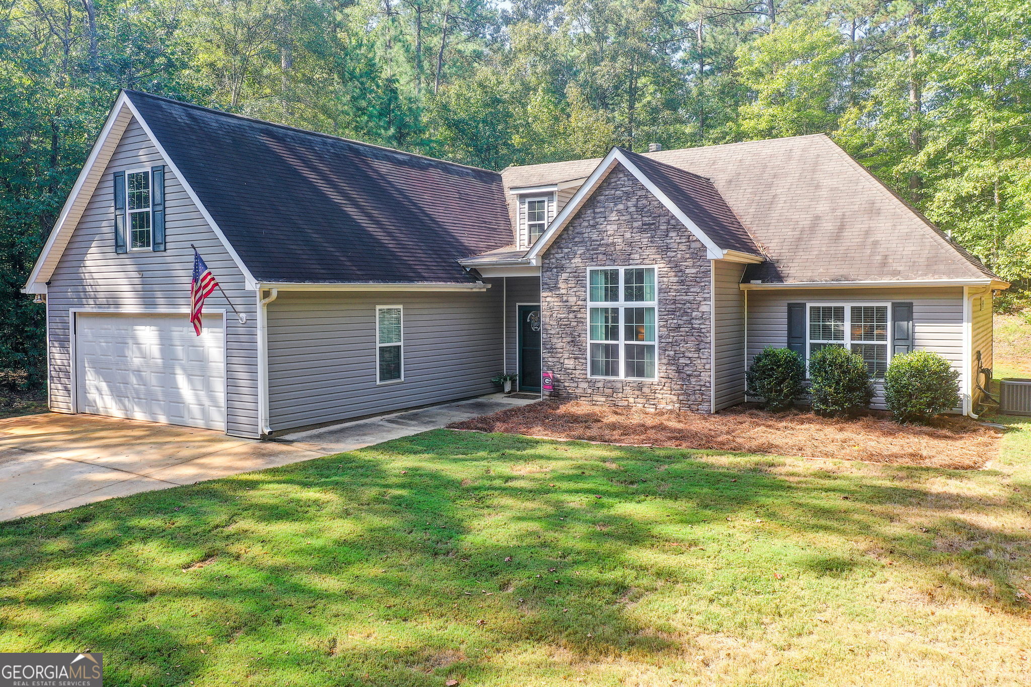 190 Pebble Creek Drive Property Photo 2