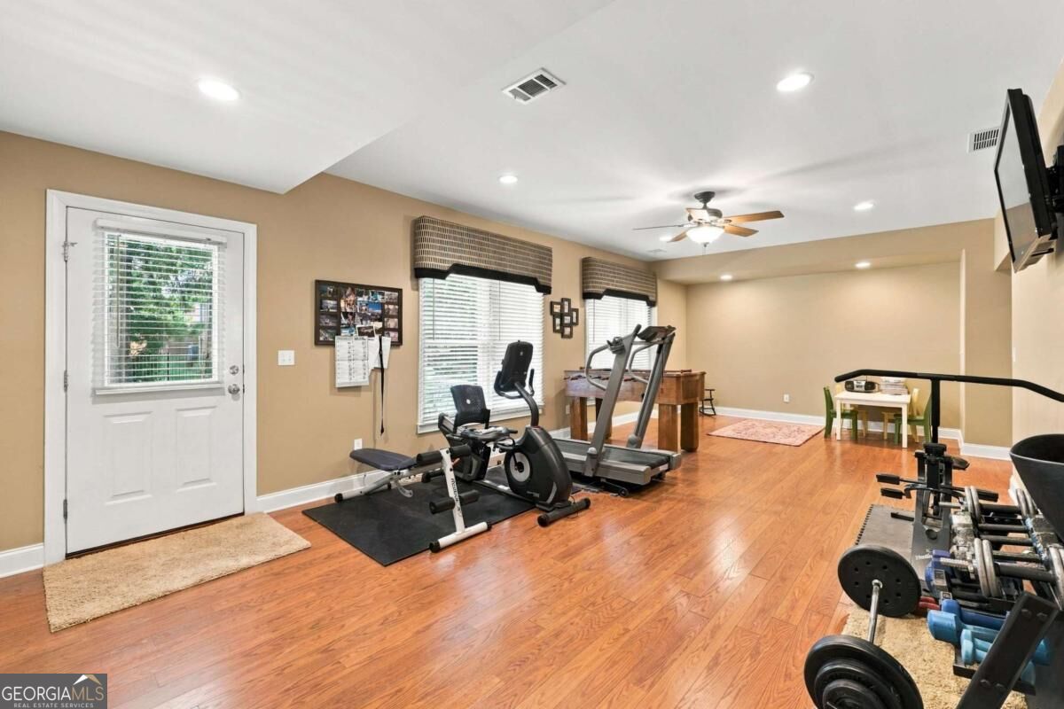 2150 Roos Place Ne Property Photo 48