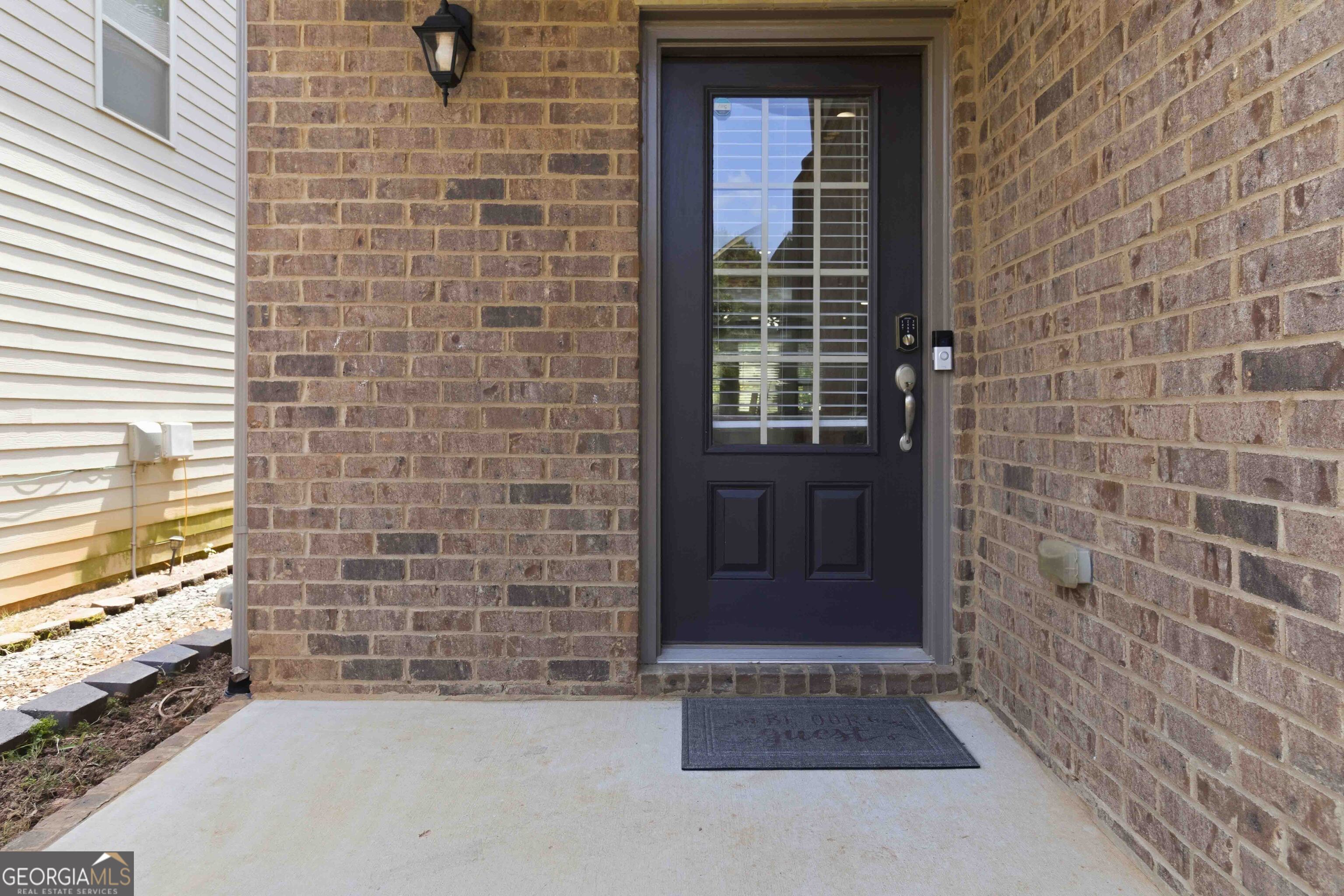 2618 Lake Manor Circle Property Photo 4